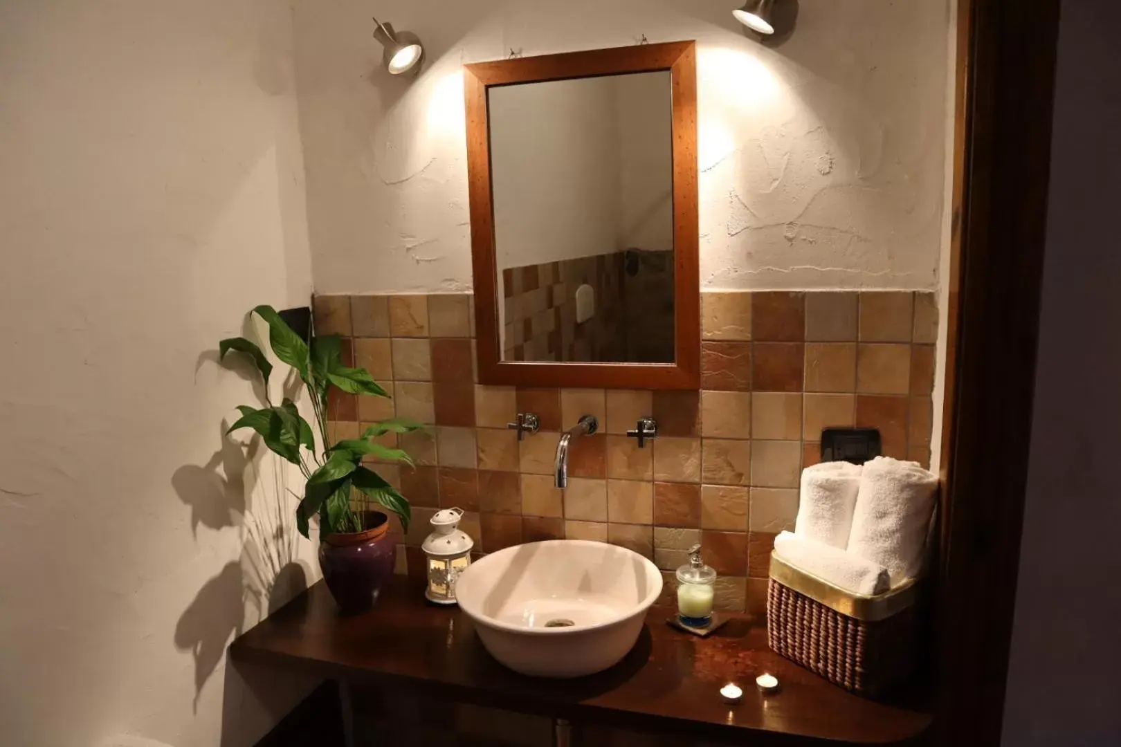 Bathroom in Hammam Rooms and Restaurant, Cagliari, Senorbí