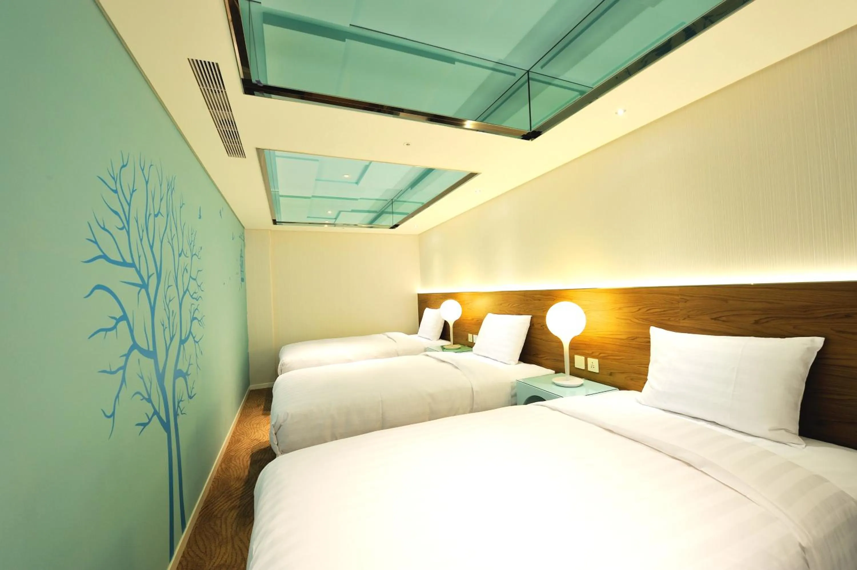Deluxe Triple Room 3 single beds - No window in Green World Hotel - Zhonghua