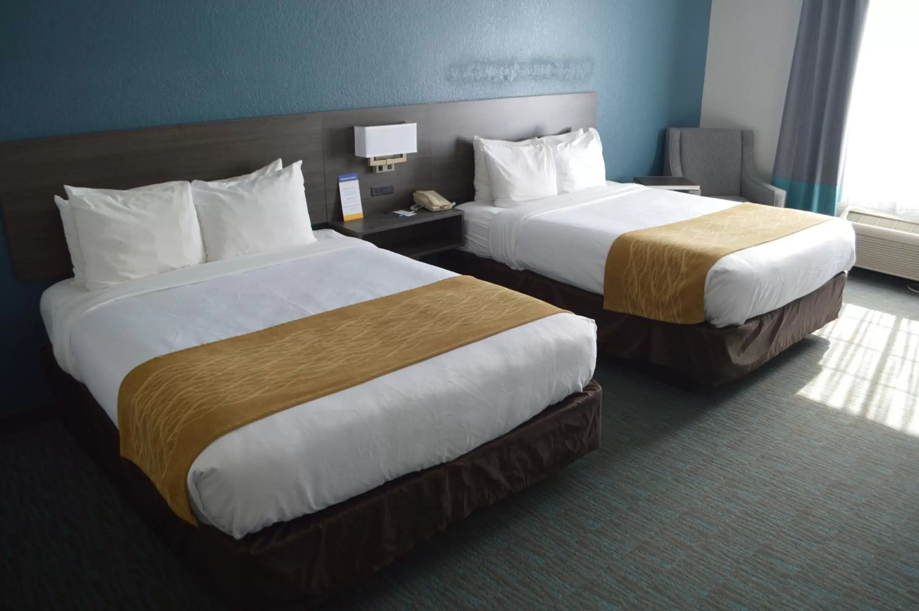Bedroom, Bed in Comfort Inn & Suites Selma near Randolph AFB