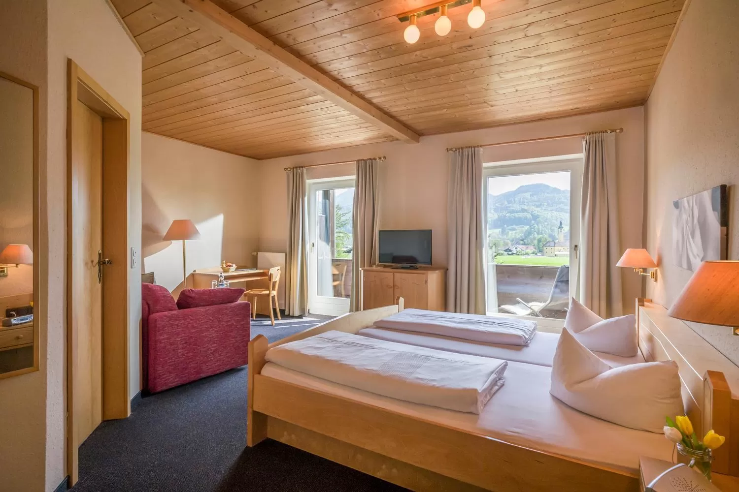 Day, Bed in Alpenhof Landhotel Restaurant