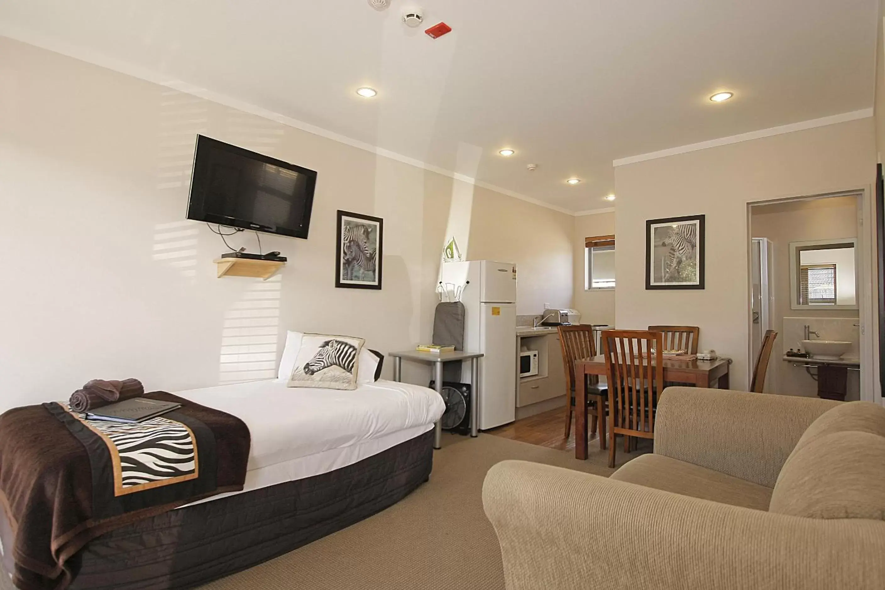 Bed in Big Five Motel Bed in Big Five Motel