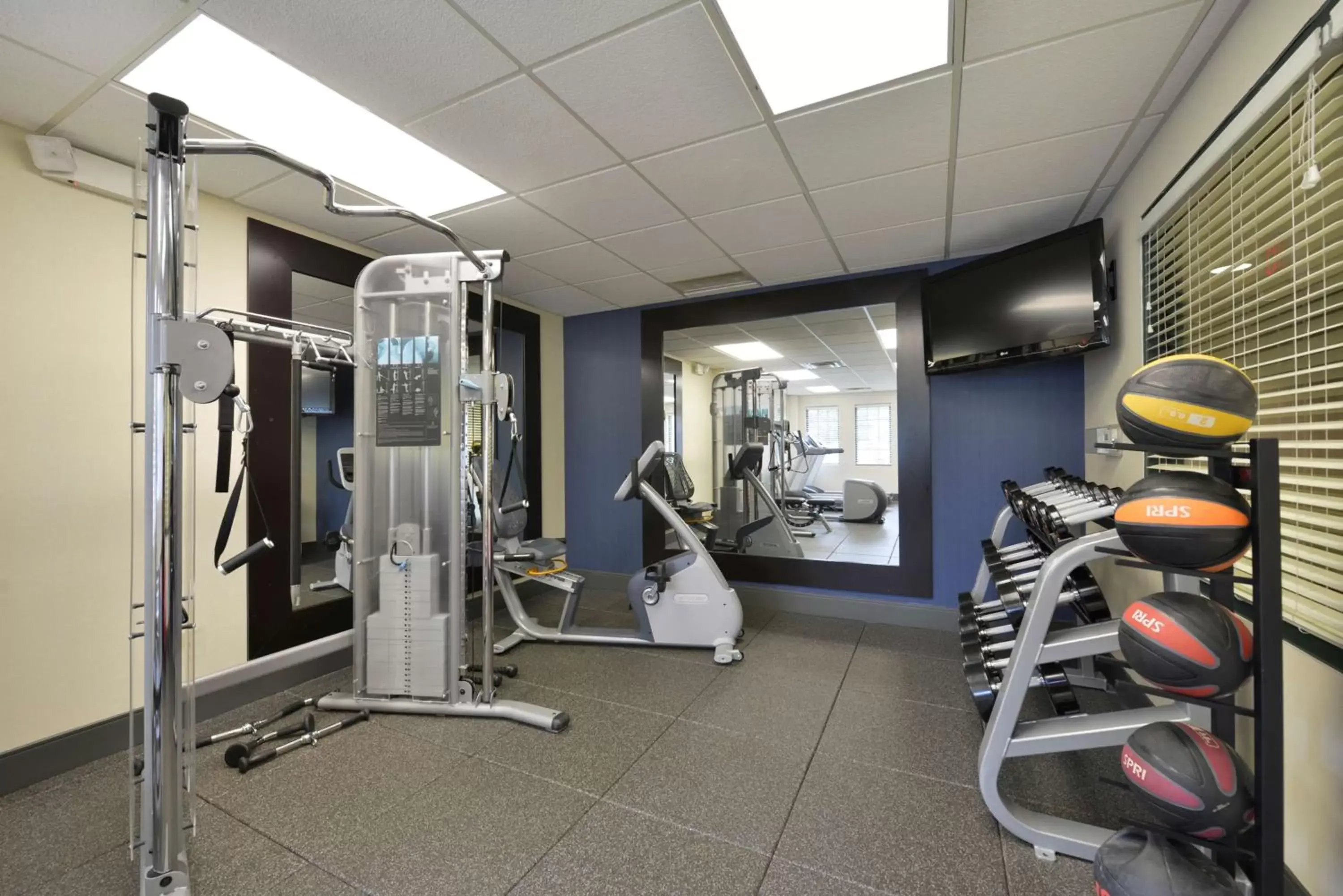 Fitness centre/facilities, Fitness Center/Facilities in Hampton Inn East Aurora