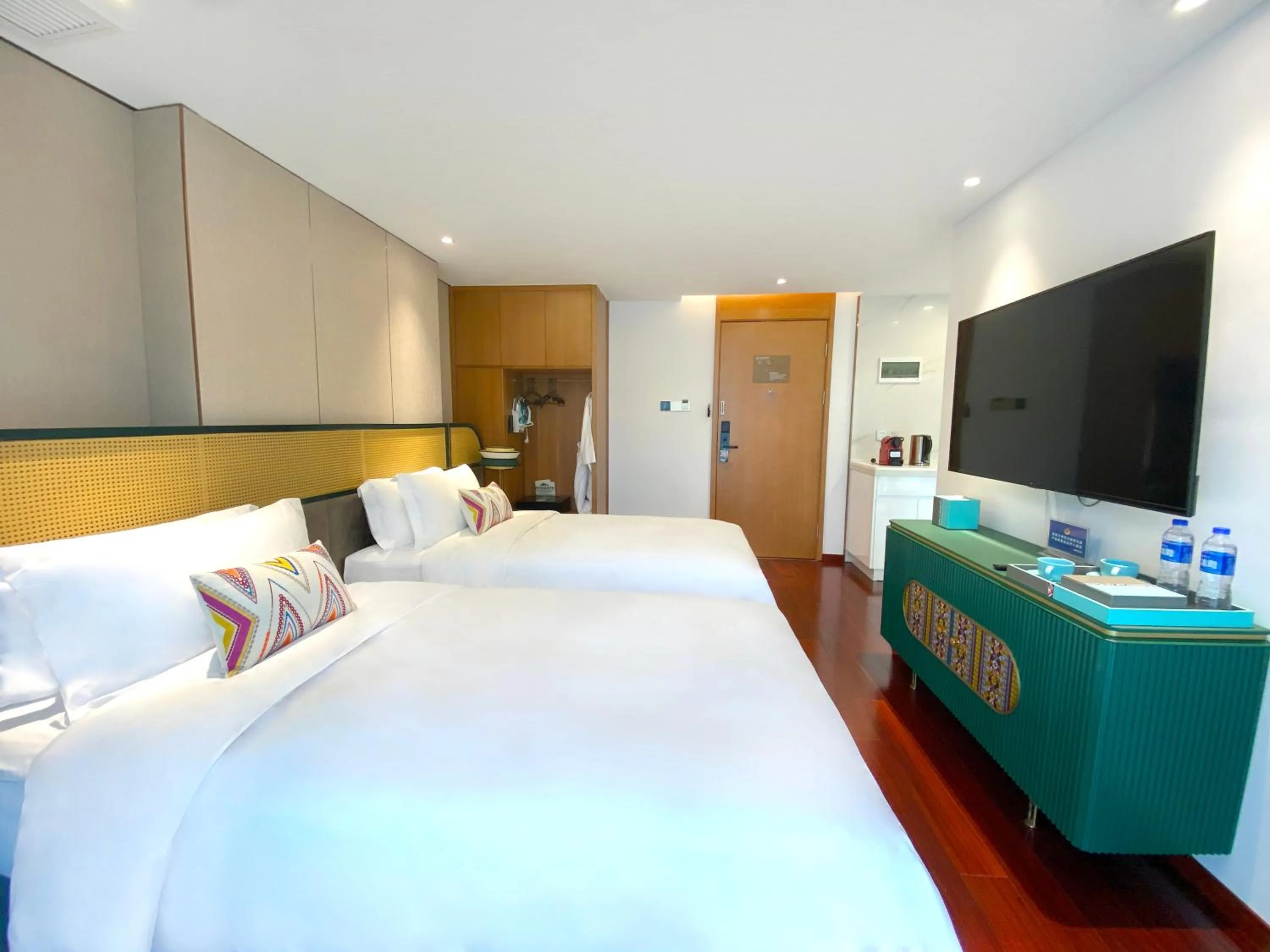 Bedroom, Bed in Wingate By Wyndham Yangshuo