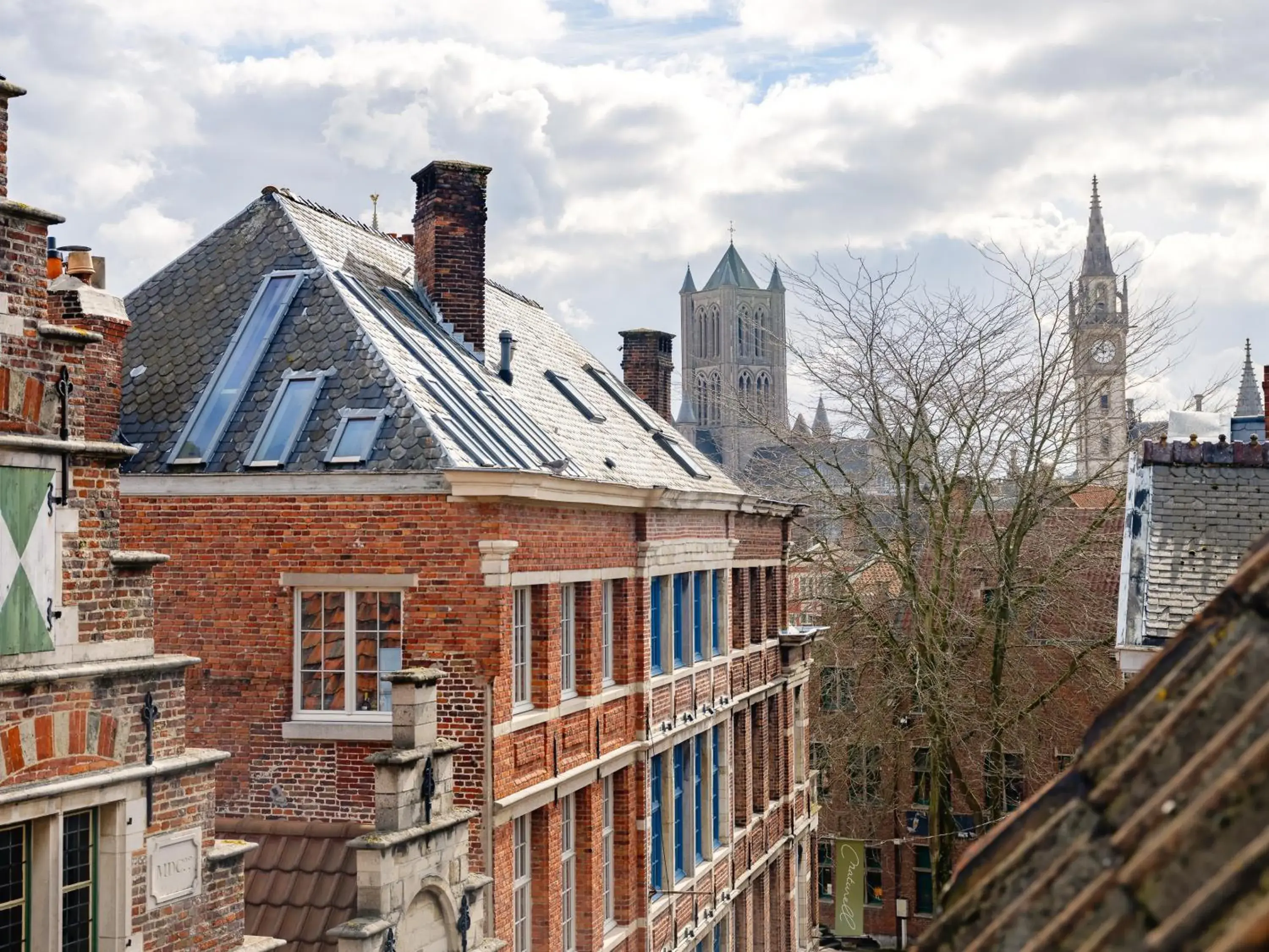 Neighbourhood, Property Building in Hotel Gravensteen