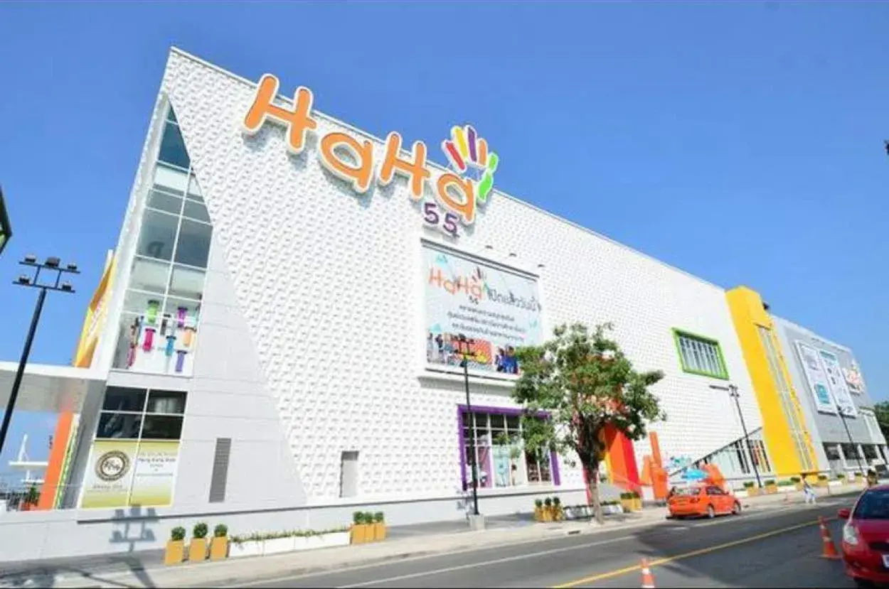 Shopping Area, Property Building in KC Place Srinakarin