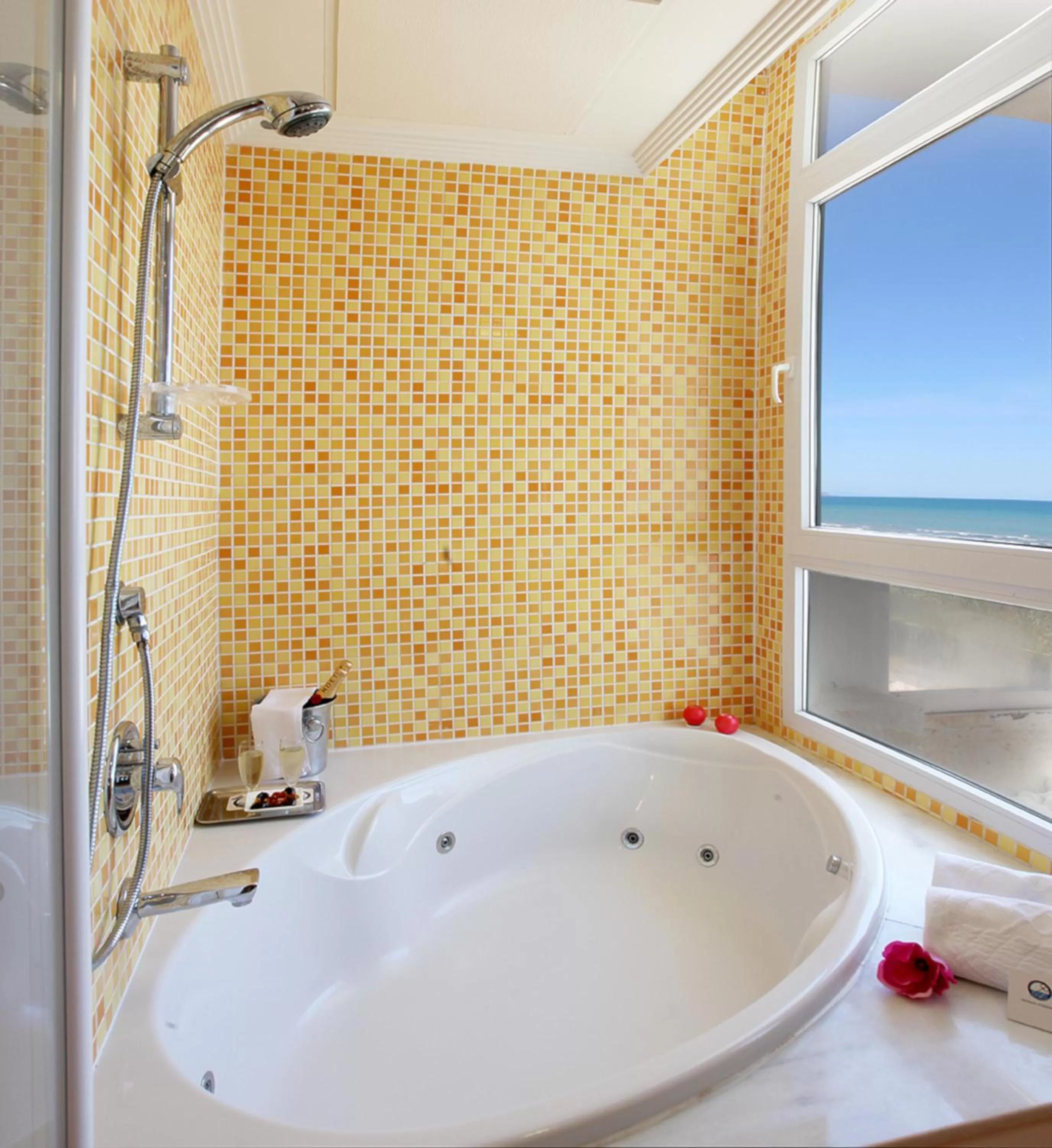 Bathroom in Hotel Playas de Guardamar