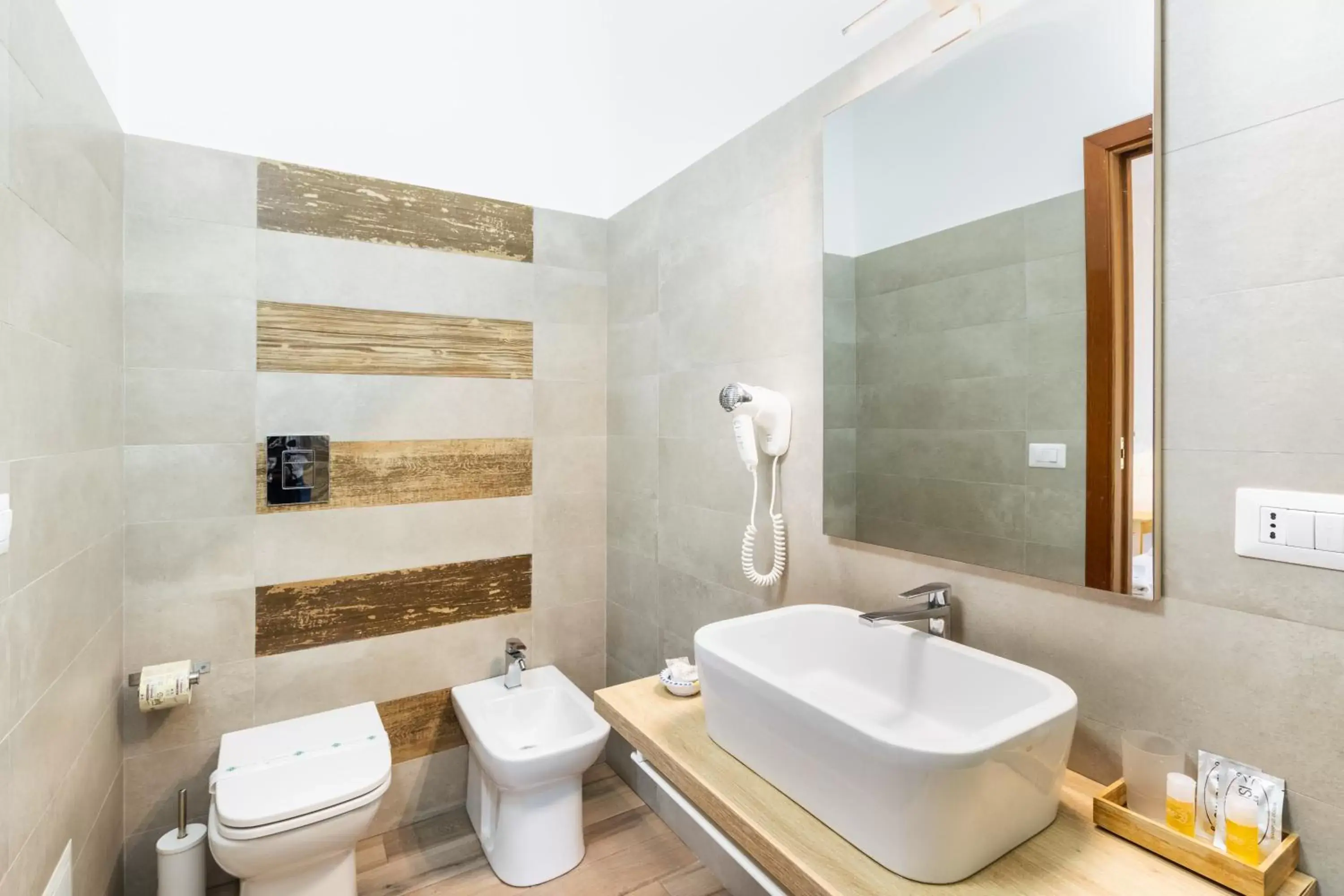 Bathroom in Pantanello Rooms Avola