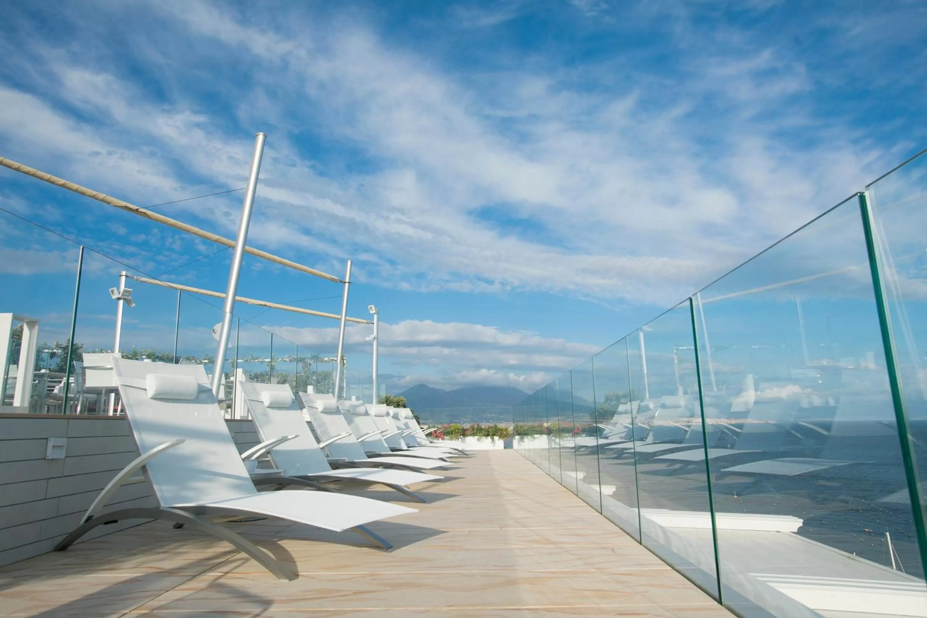 Restaurant/places to eat in Grand Hotel Vesuvio