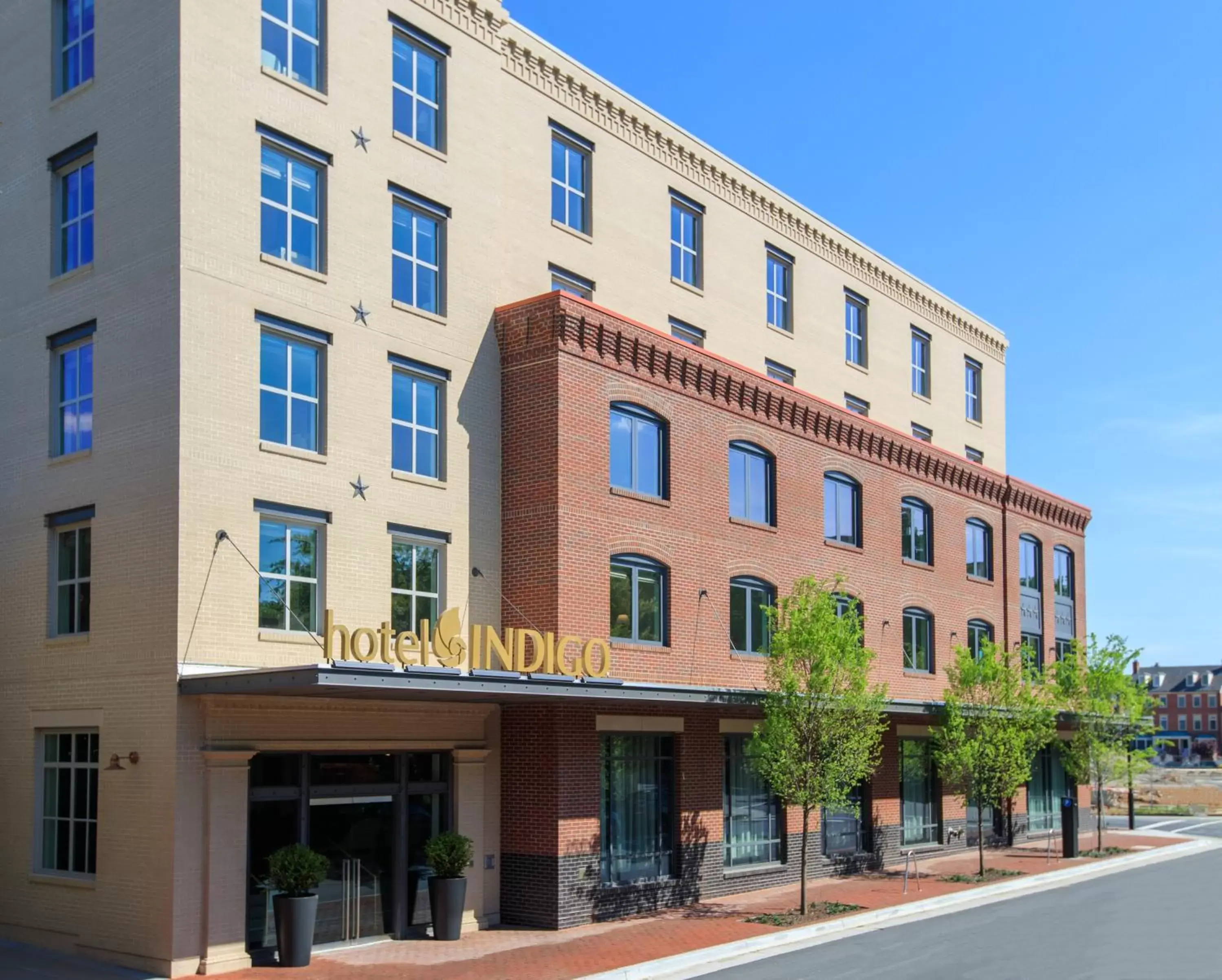 Property Building in Hotel Indigo Old Town Alexandria, an IHG Hotel