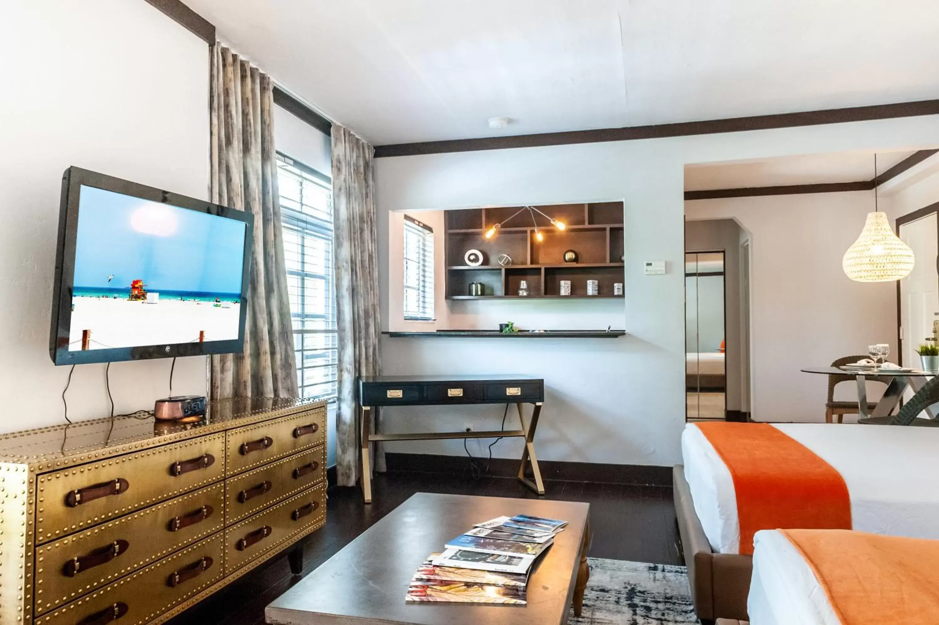 Bedroom, TV/Entertainment Center in Lincoln Arms Suites