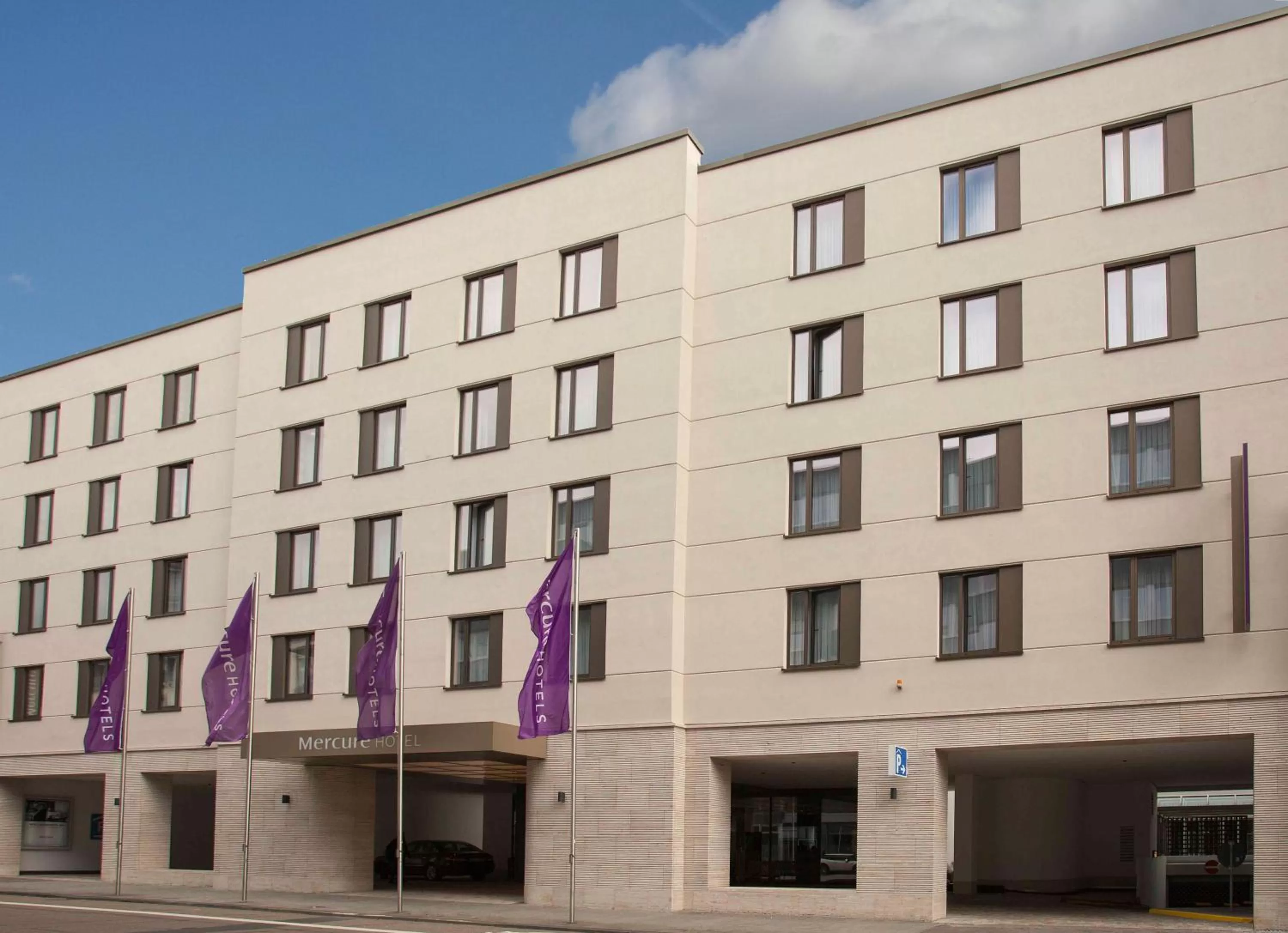 Property building in Mercure Hotel Wiesbaden City