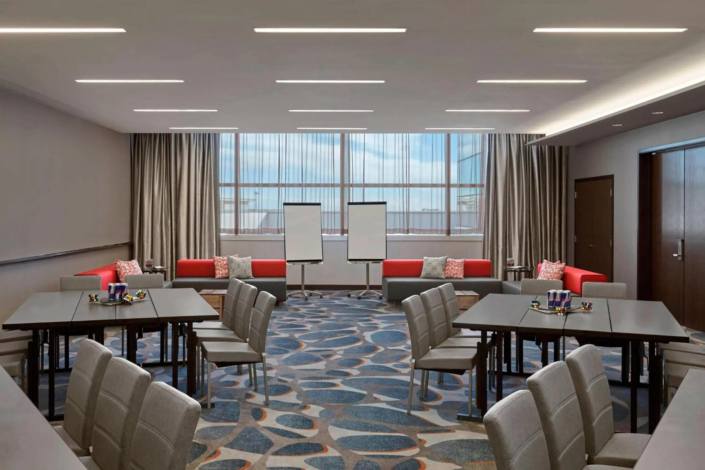 Meeting/conference room in Calgary Airport Marriott In-Terminal Hotel