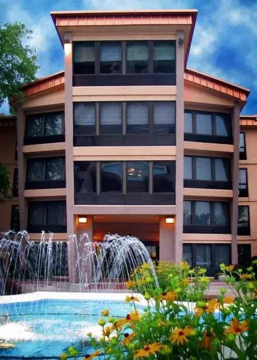 Facade/entrance, Property Building in Decatur Conference Center And Hotel