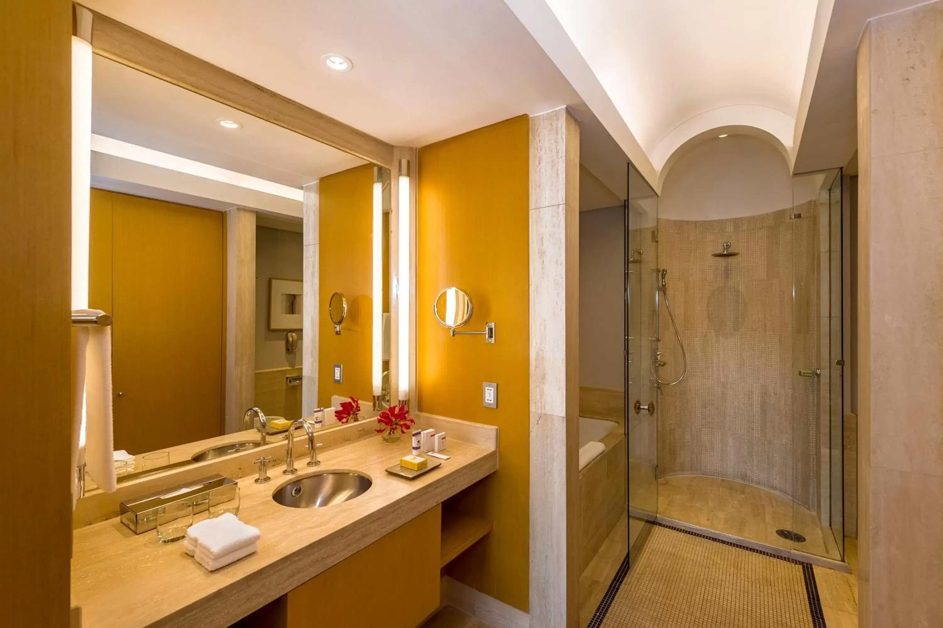 Shower, Bathroom in Grand Hyatt São Paulo