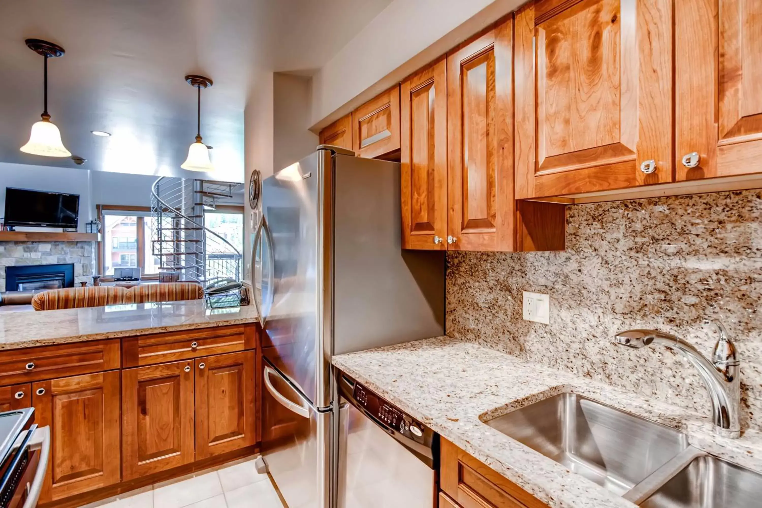 Kitchen/Kitchenette in Lion Square Lodge