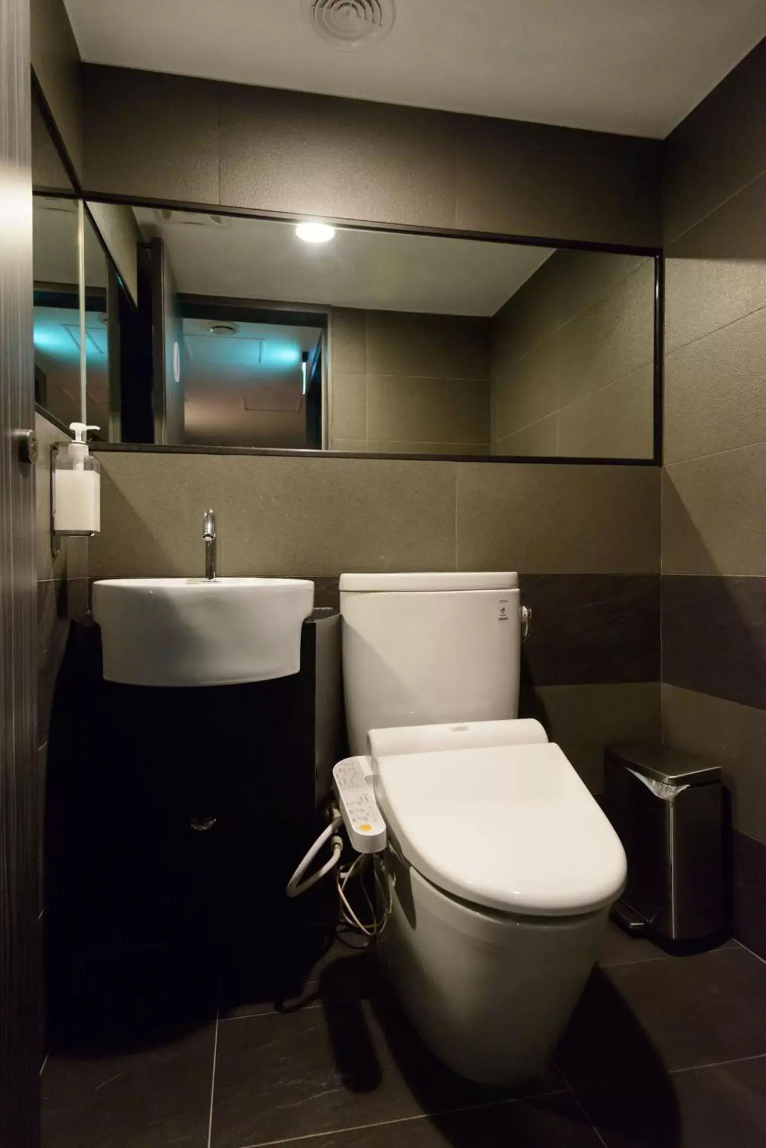 Toilet, Bathroom in Poshpacker Hotel
