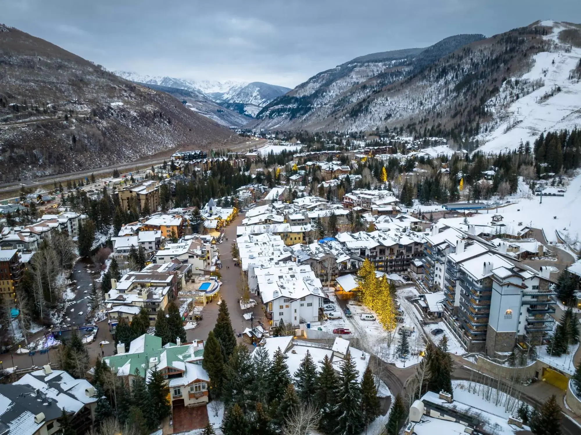 Property building, Bird's-eye View in Lodge at Vail Condominiums