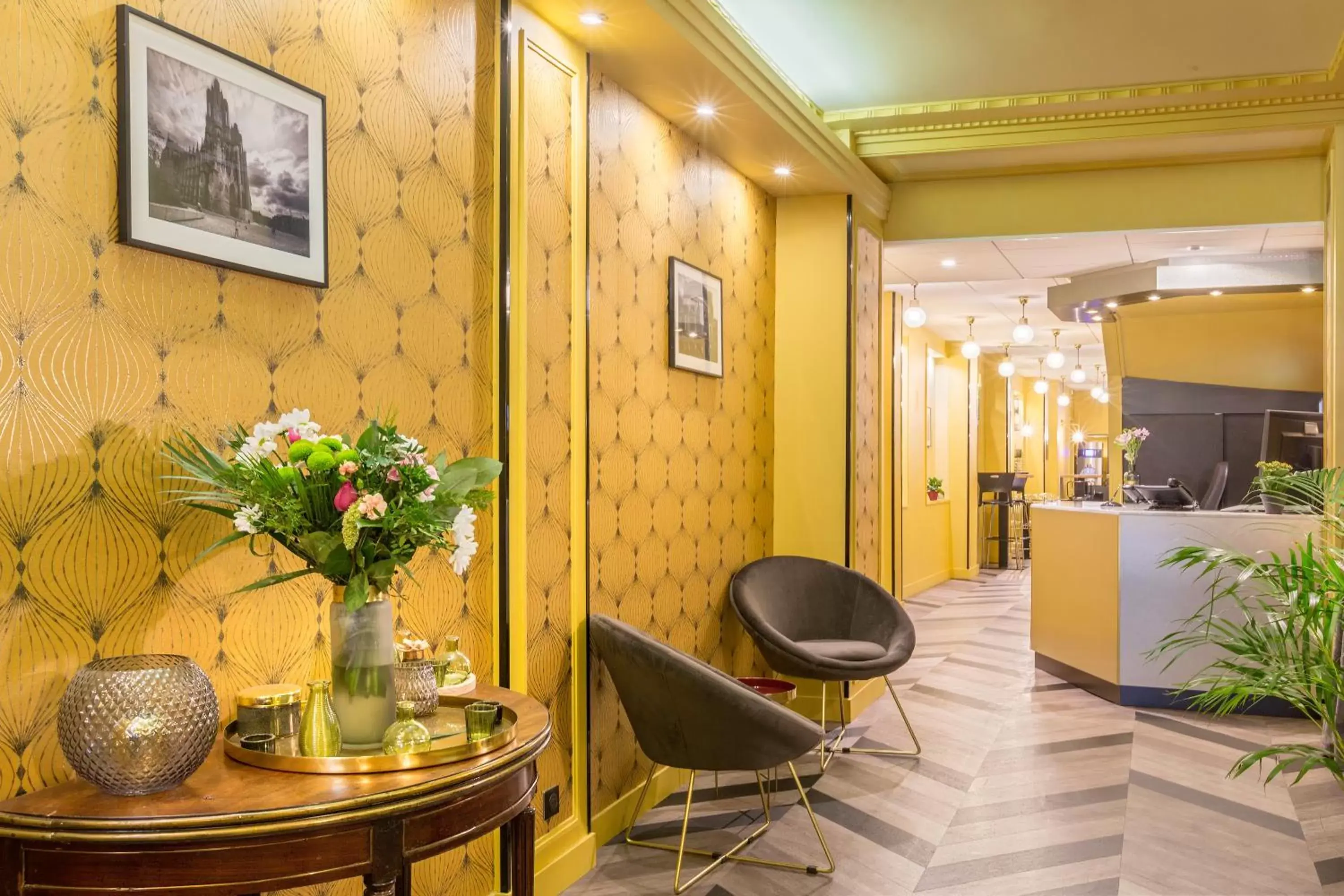 Lobby/Reception in Best Western Hotel Centre Reims