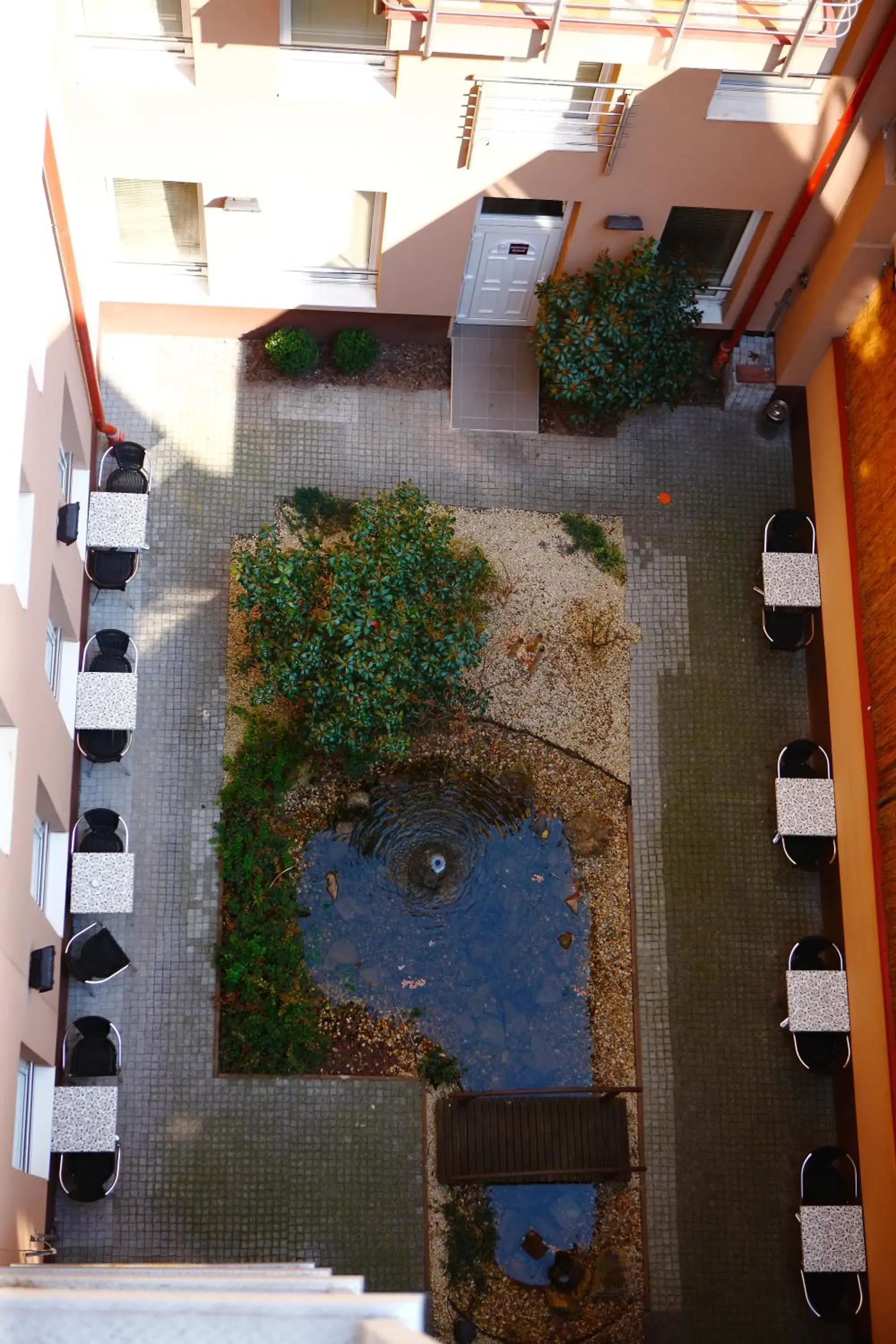 Garden, Pool View in Six Inn Hotel