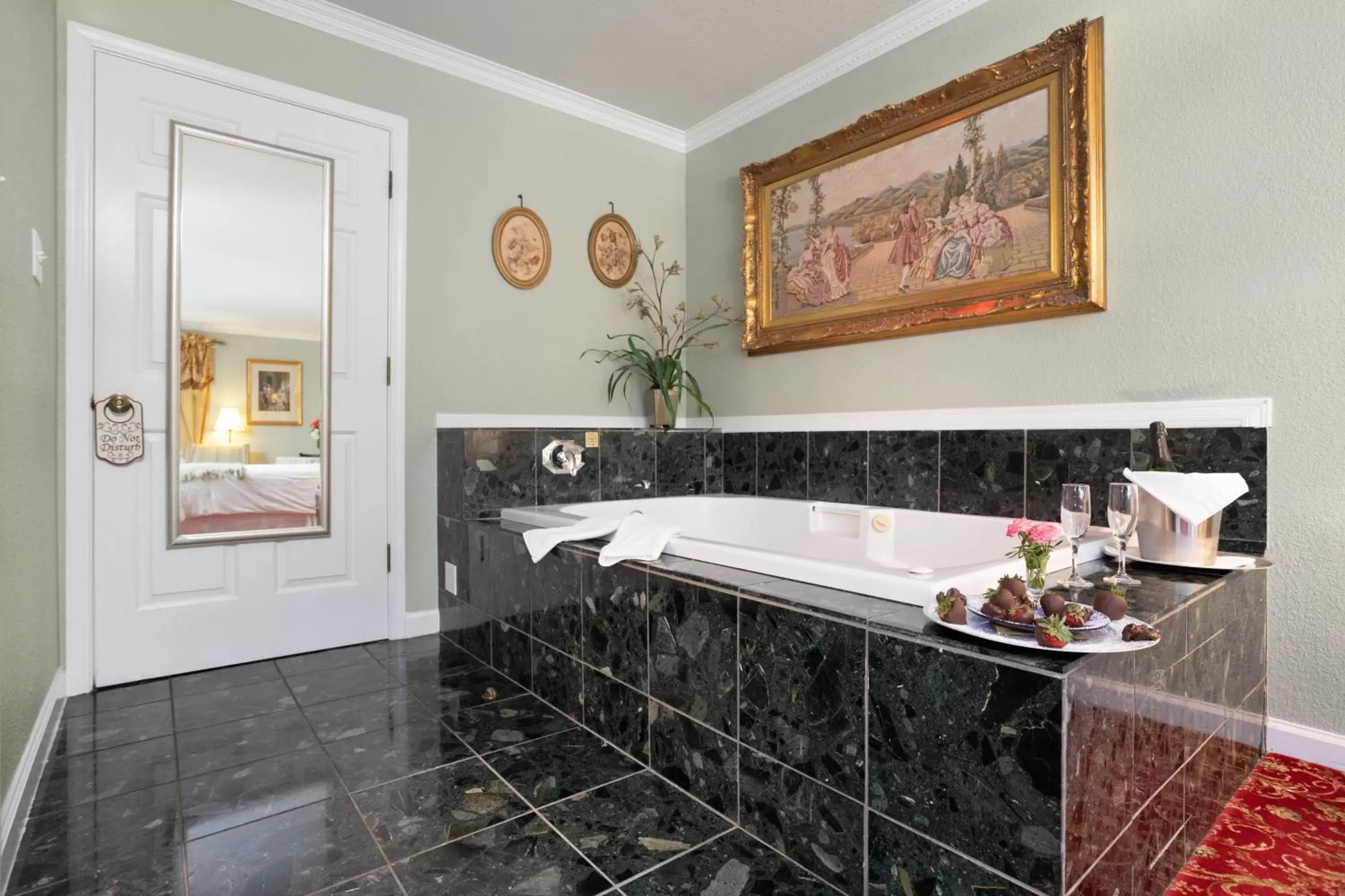 King Room with Spa Bath in Candlelight Inn Napa Valley King Room with Spa Bath in Candlelight Inn Napa Valley