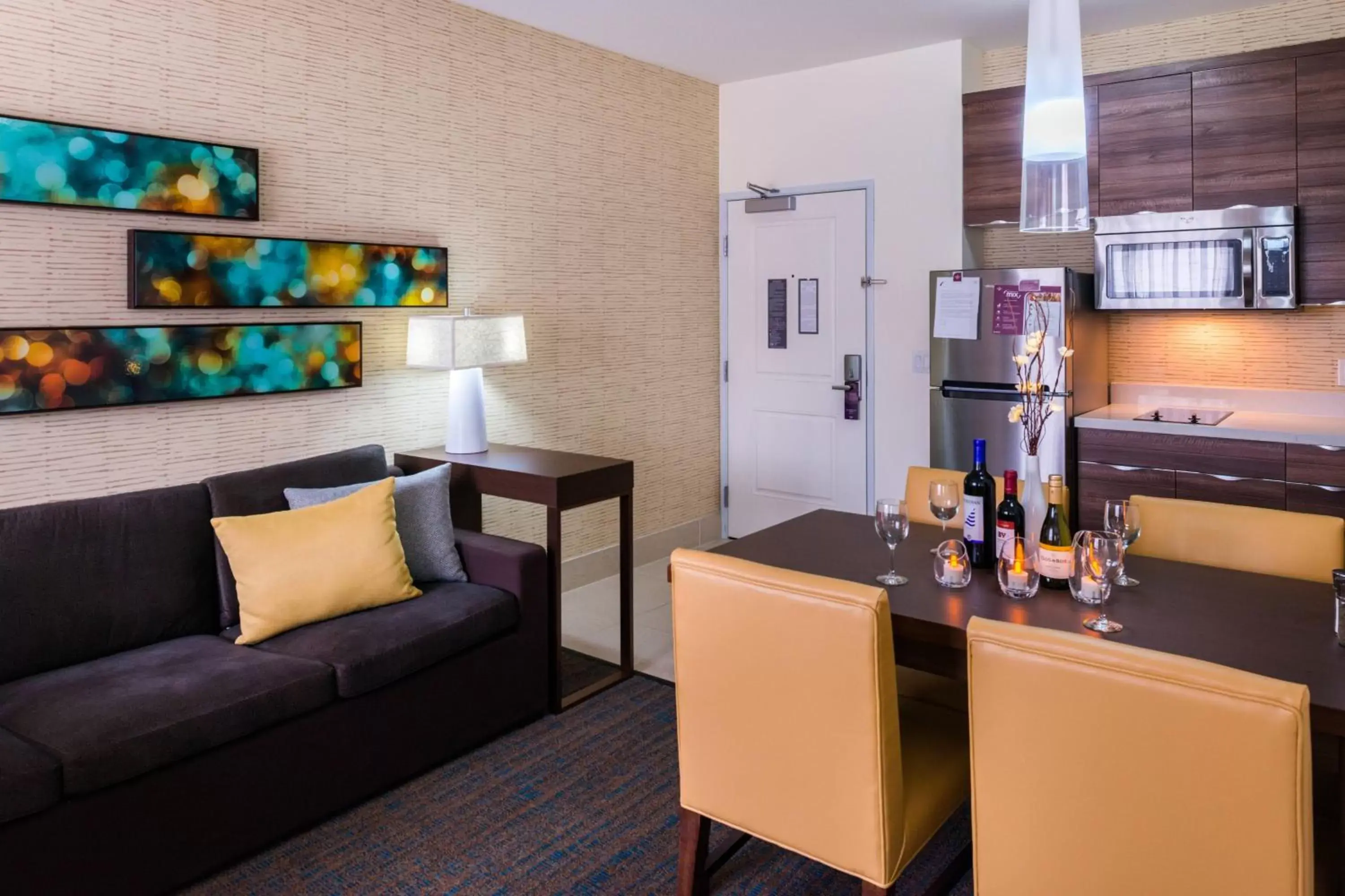 Photo of the whole room, Seating Area in Residence Inn by Marriott Temecula Murrieta