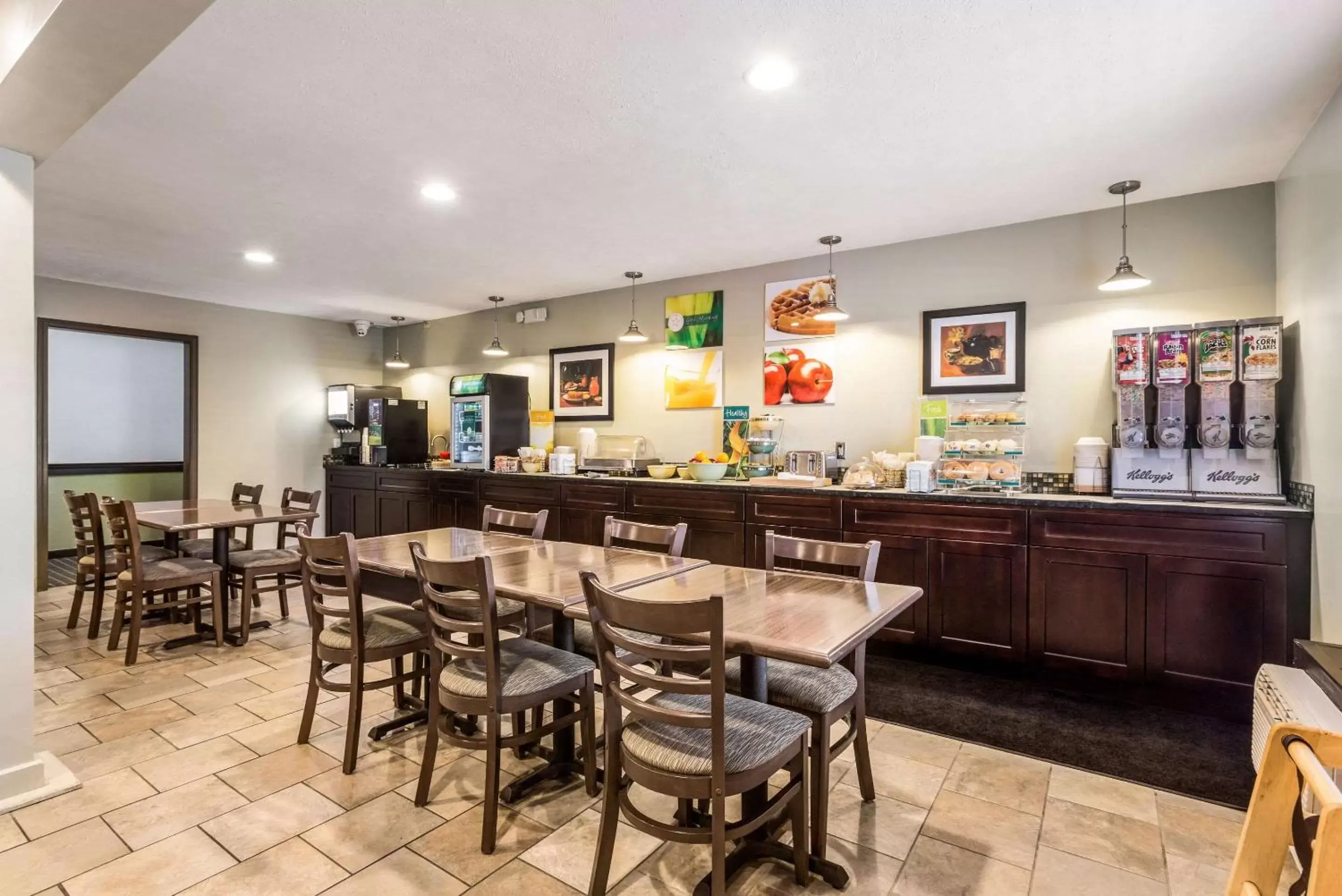 Breakfast, Restaurant/Places to Eat in Quality Inn Traverse City