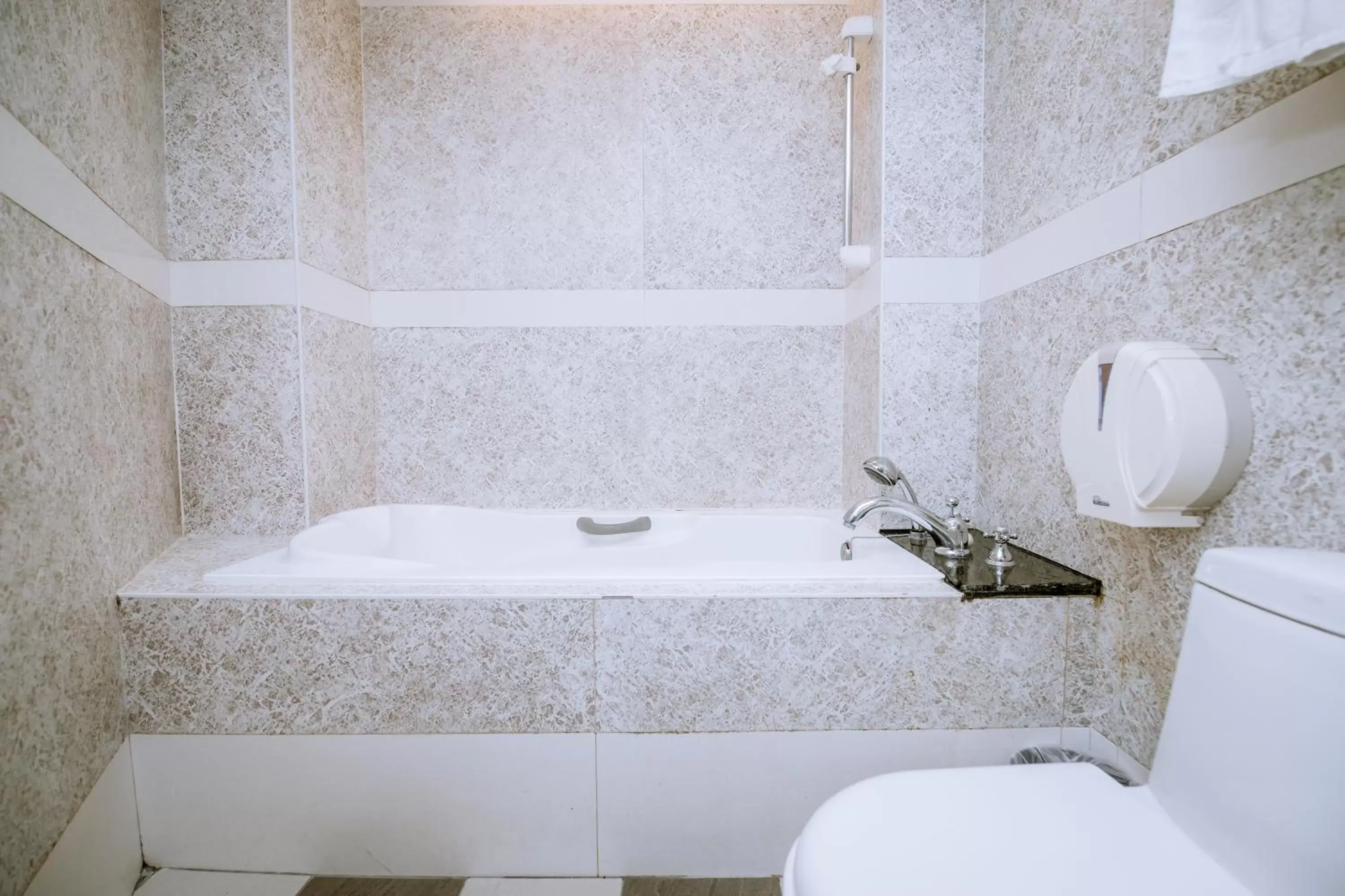 Shower, Bathroom in Guide Hotel Taipei Xinyi