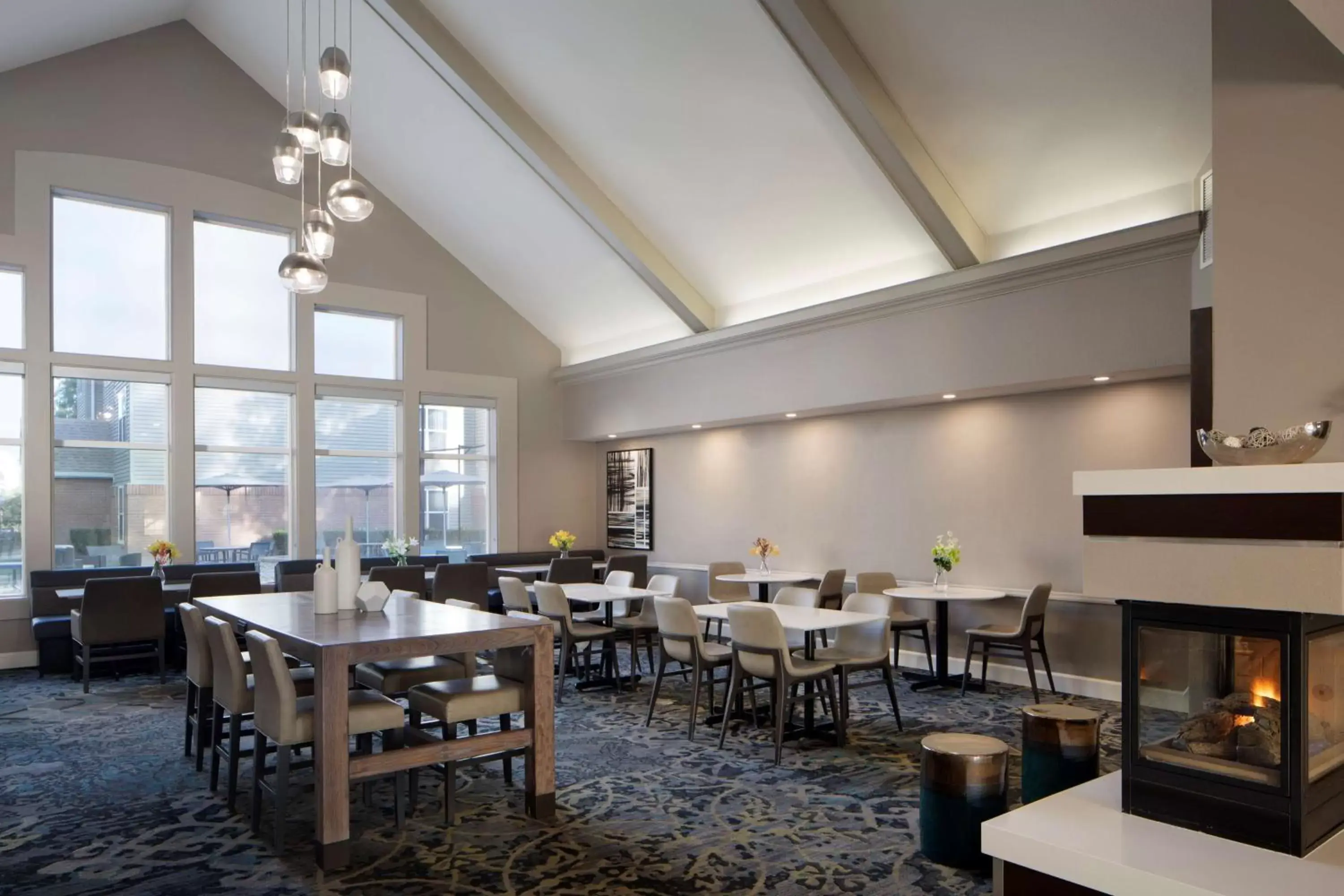 Restaurant/places to eat in Sonesta ES Suites Fresno Restaurant/places to eat in Sonesta ES Suites Fresno