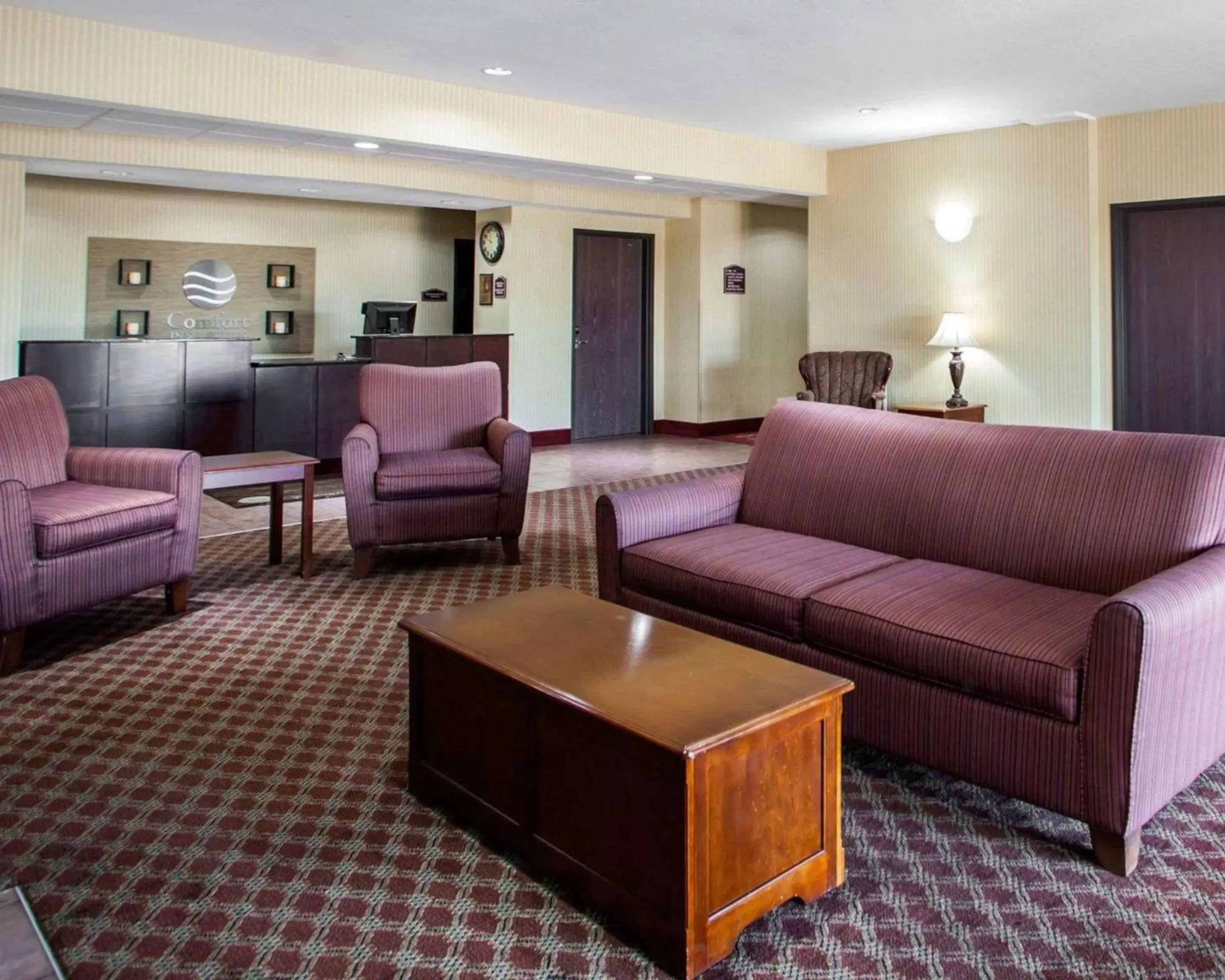 Lobby or reception, Seating Area in Comfort Inn & Suites Harrisonville