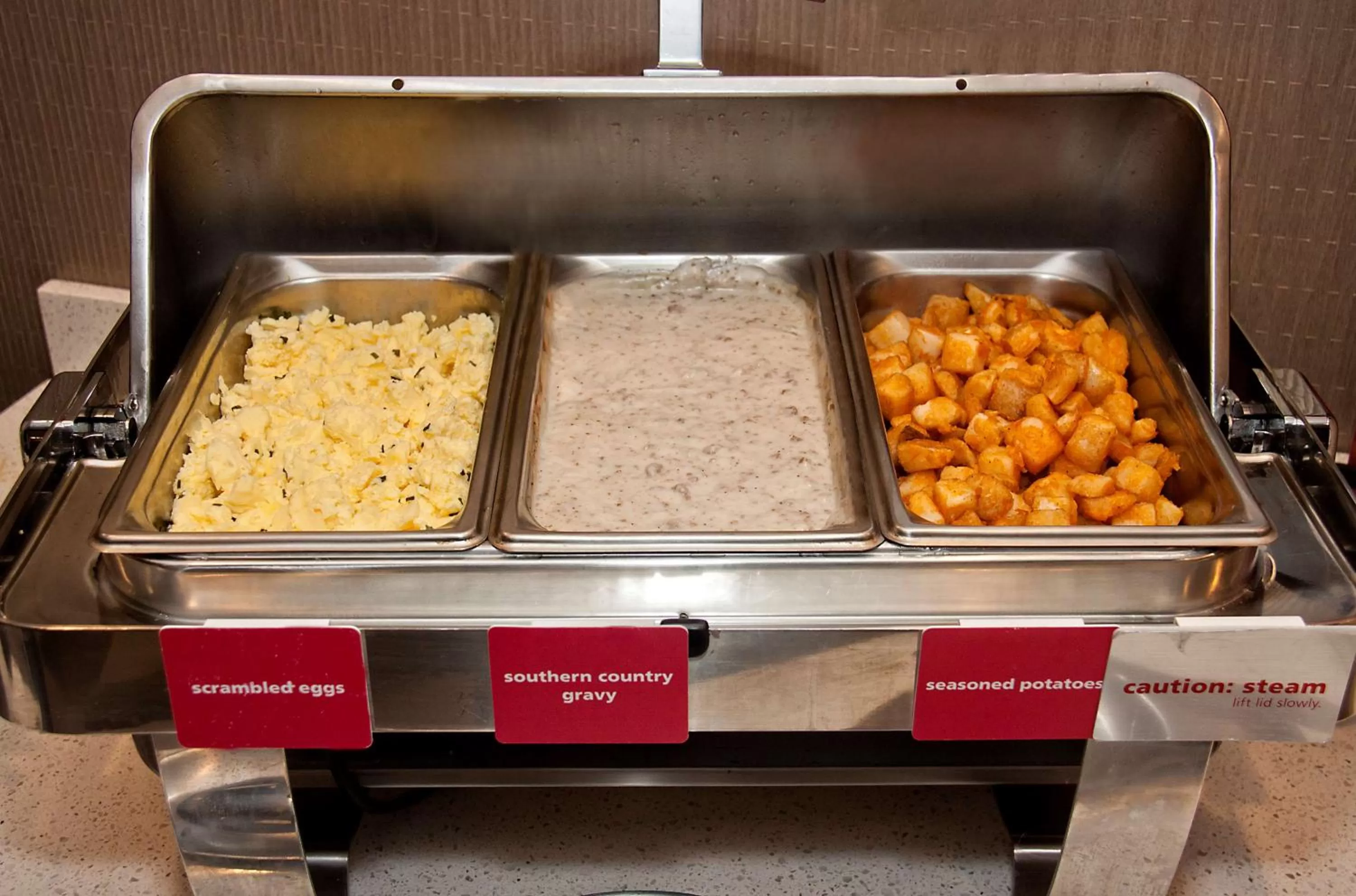 Dining area in Hampton Inn Cookeville