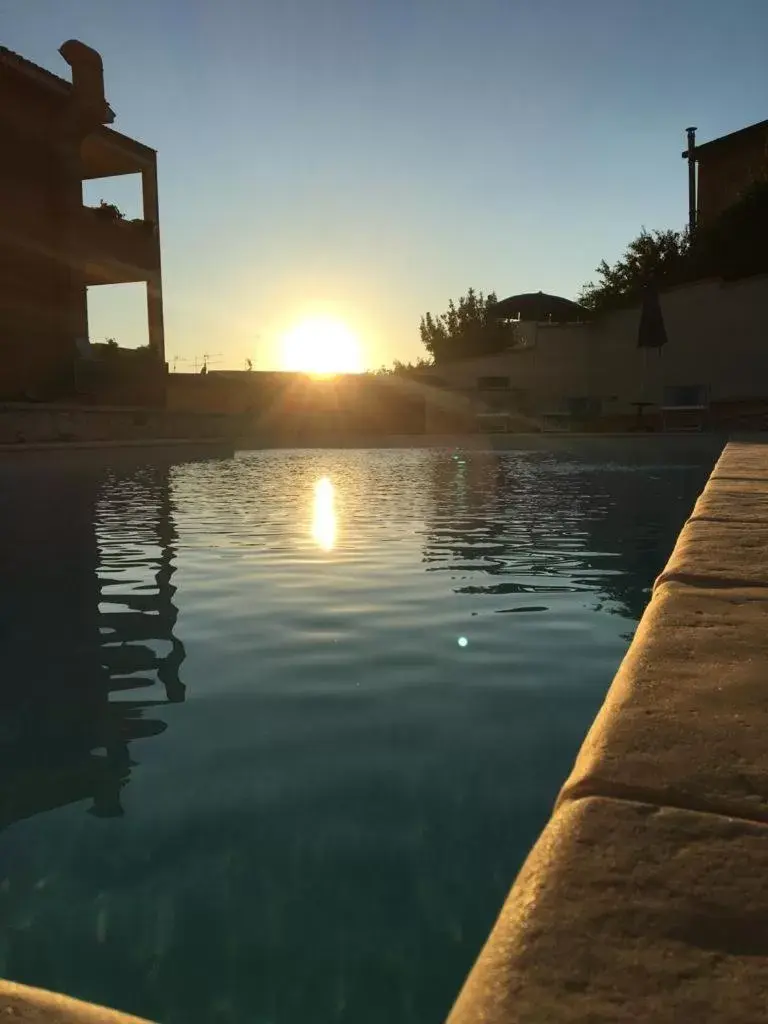 Swimming pool, Sunrise/Sunset in Piccola Locanda S'Ausentu