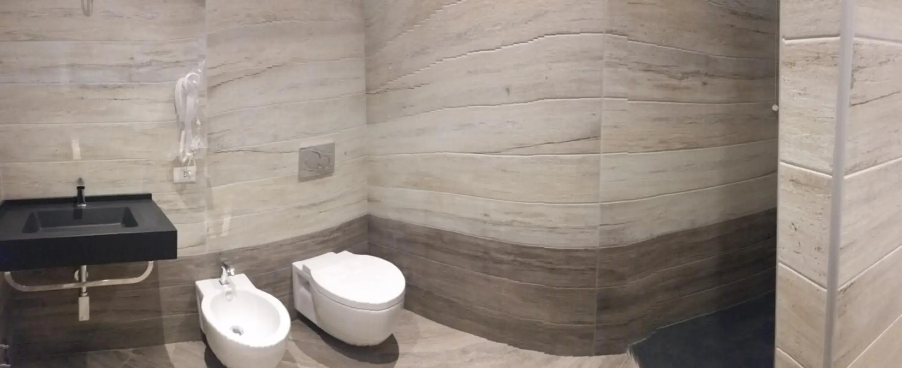 Shower, Bathroom in Hotel Splendid