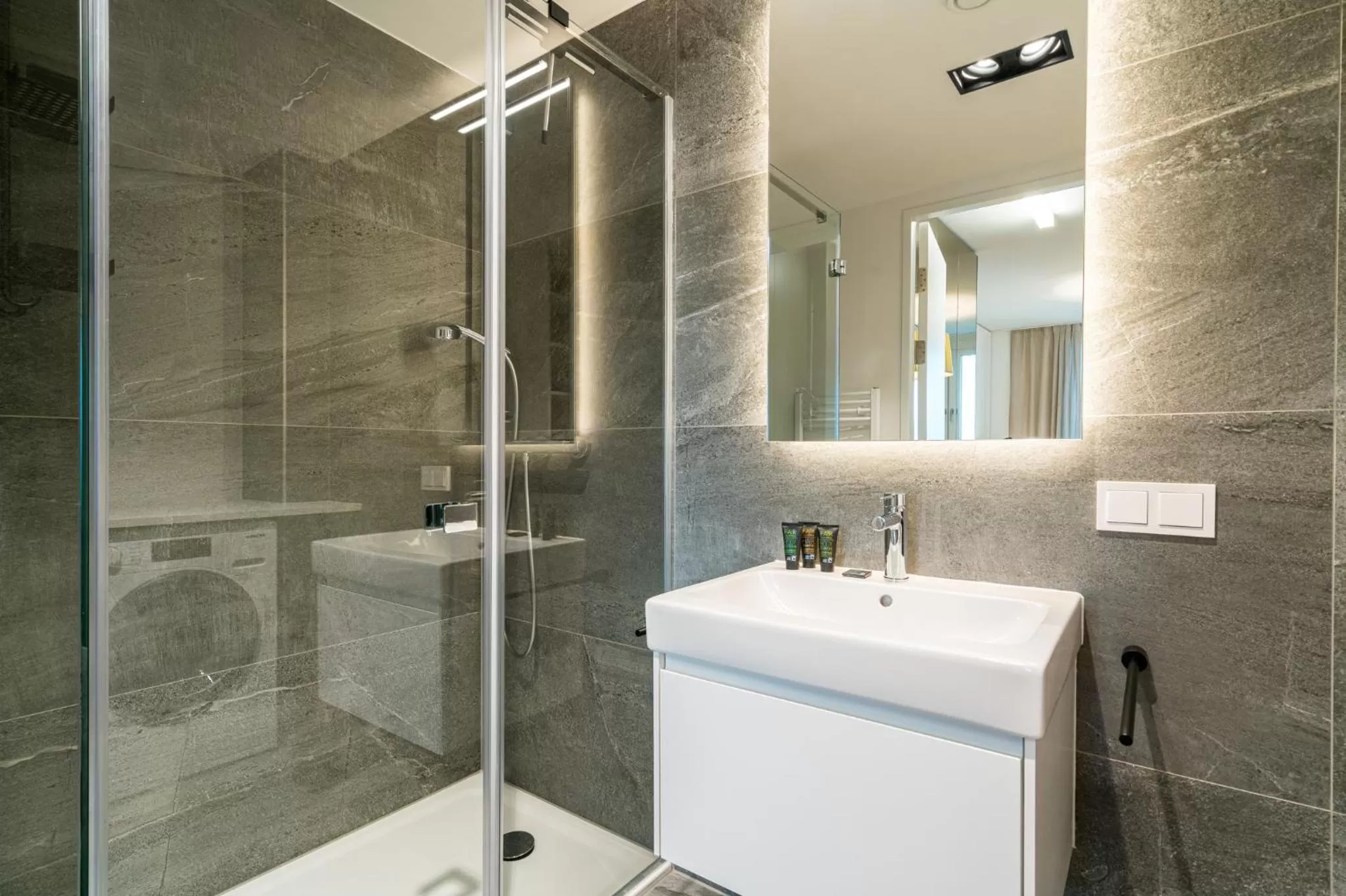 Bathroom in Vienna Residence, Marina Tower - Danube