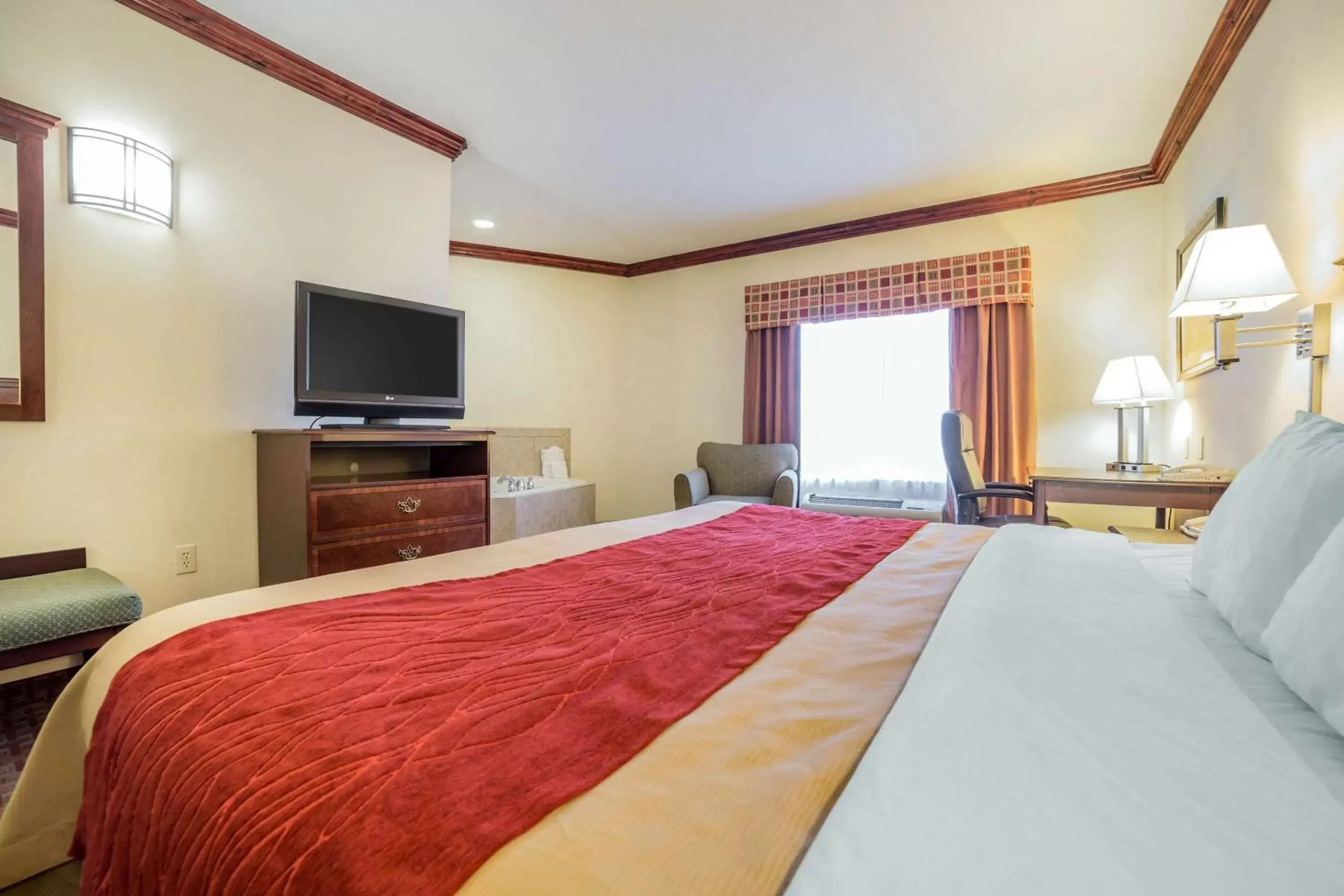 Photo of the whole room, Bed in Comfort Inn & Suites Rock Springs-Green River