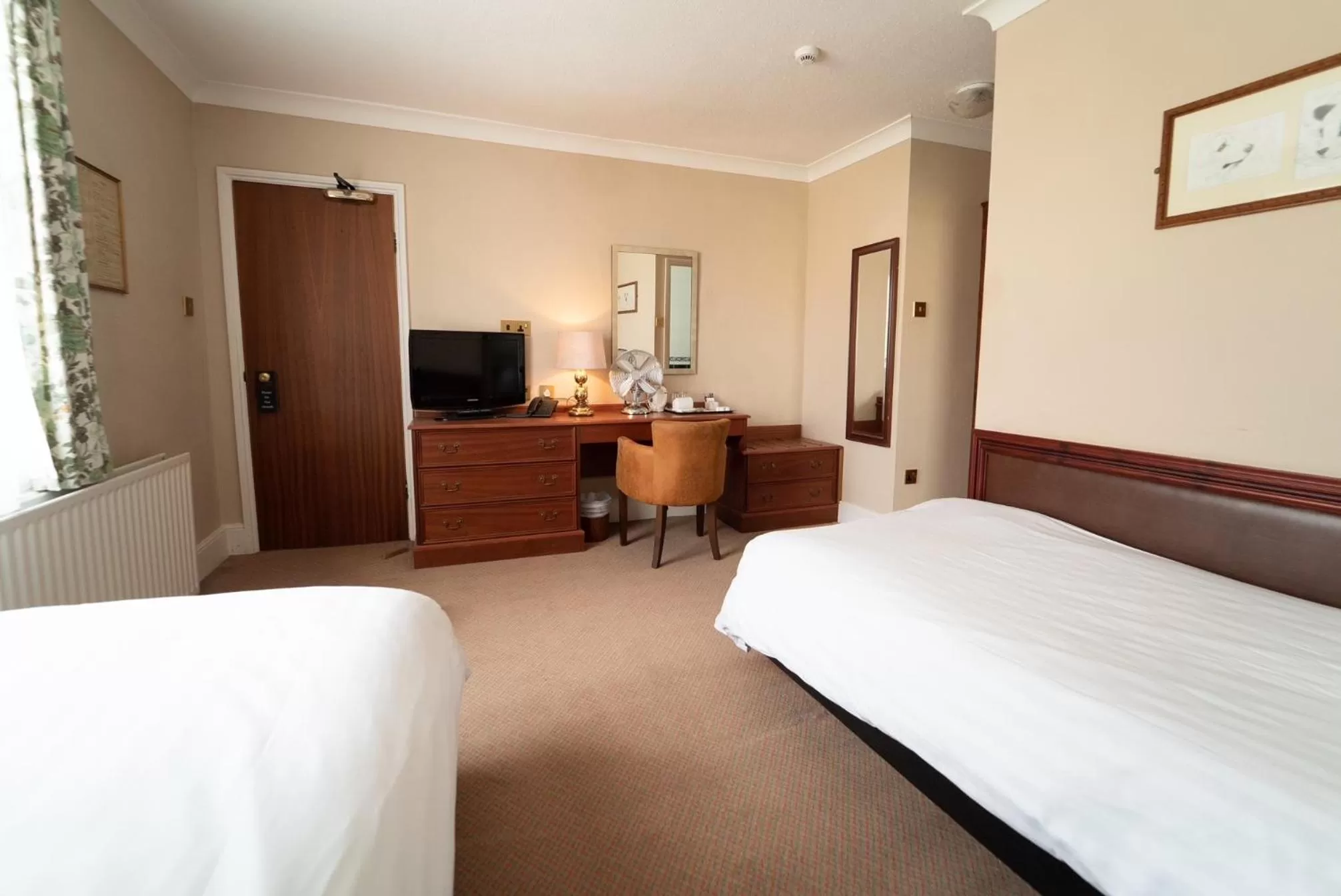 Bed in Littlebury Hotel