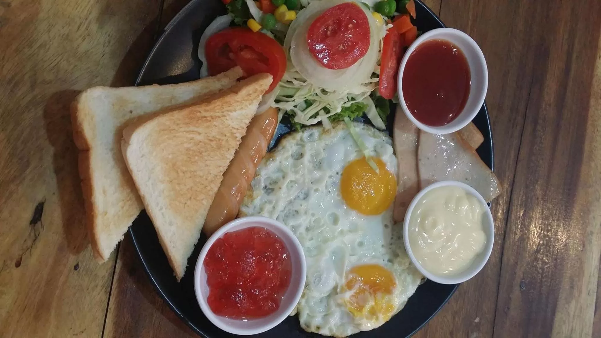 Breakfast in The Cube Sathorn Boutique Hotel เดอะ คิวบ์ สาทร บูติค โฮเทล Near BTS Surasak