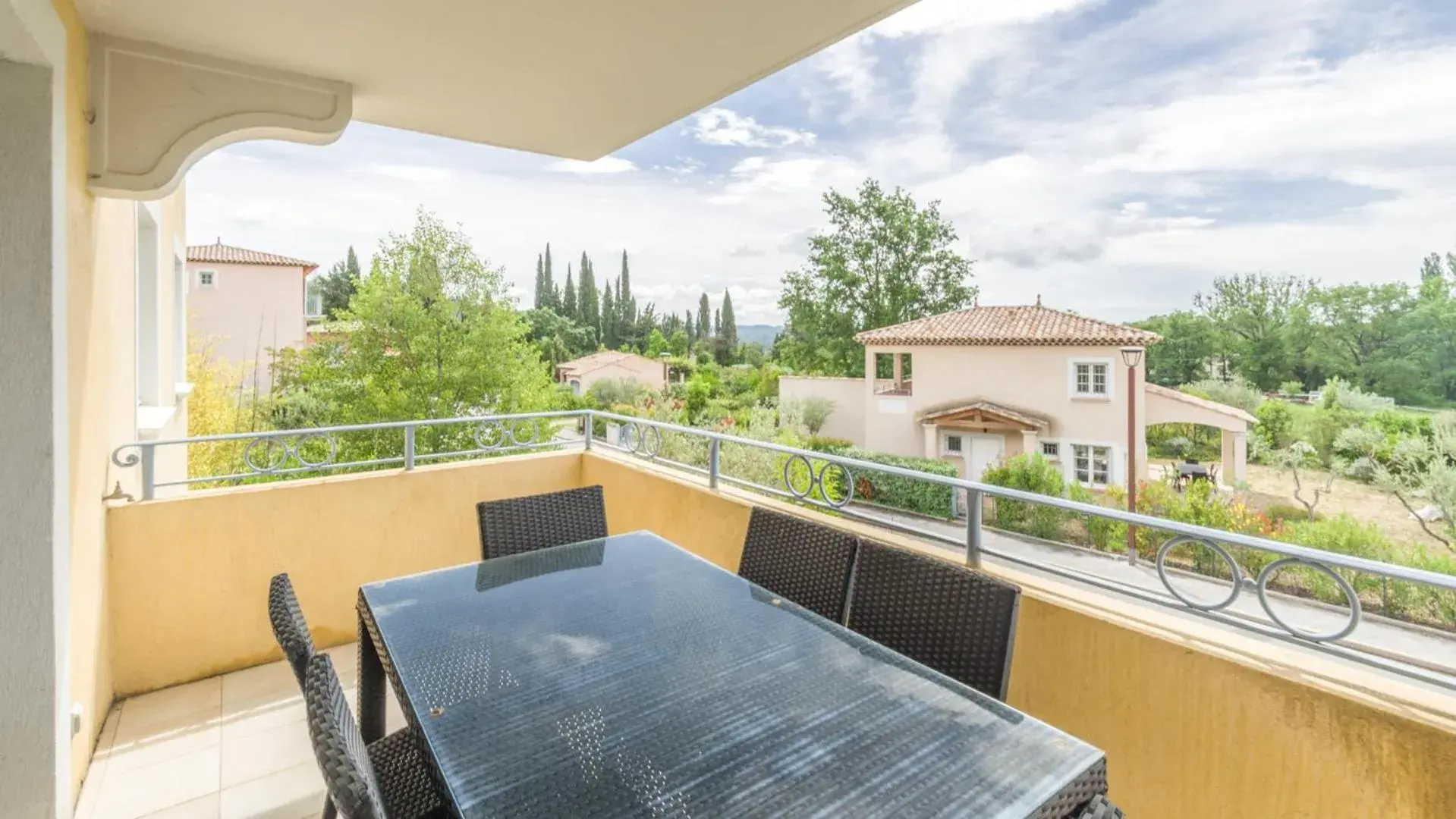 Balcony/Terrace in Vacancéole  Le Domaine de Camiole