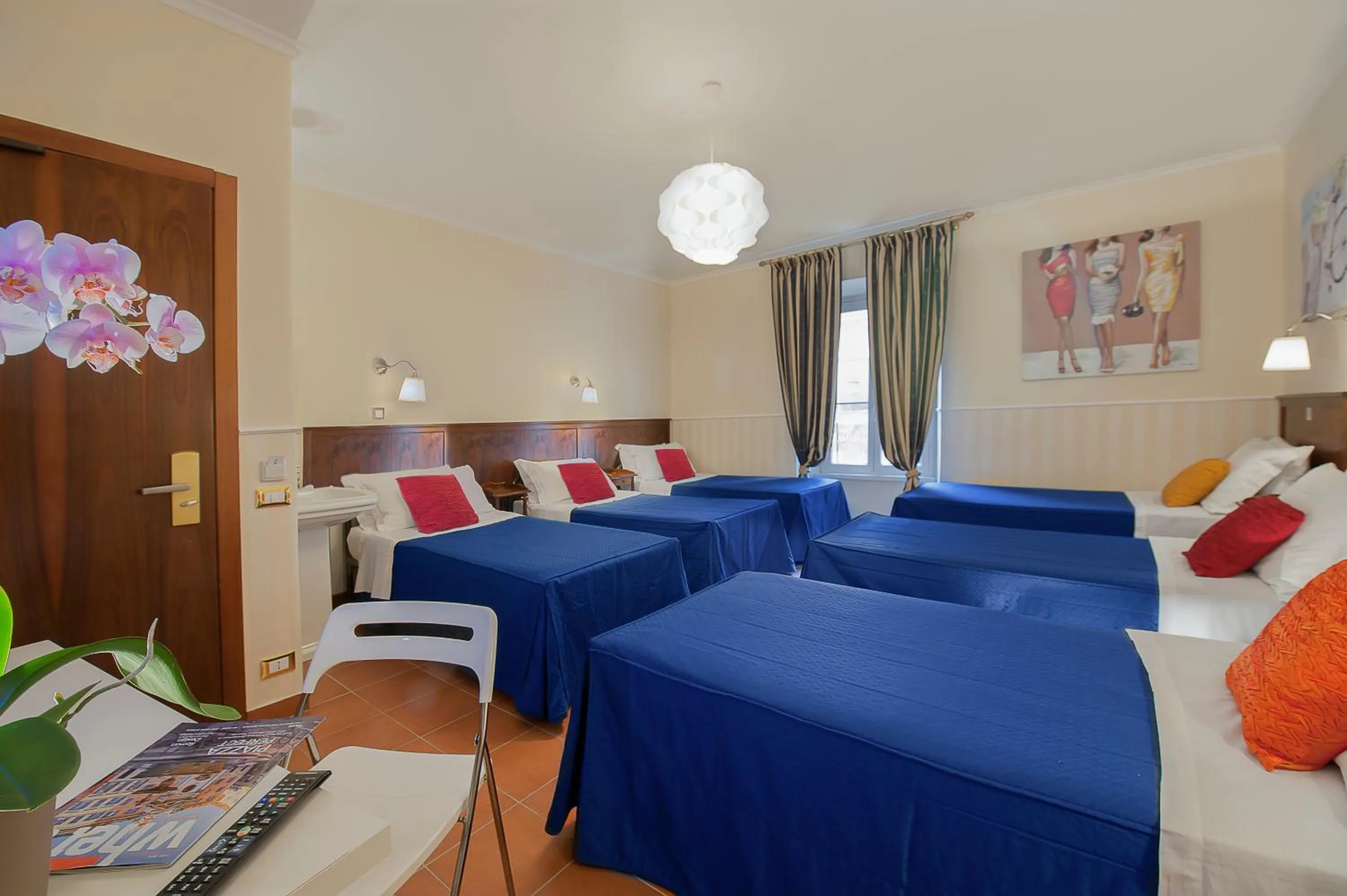 Bedroom, Bed in Budget Rooms Des Arts