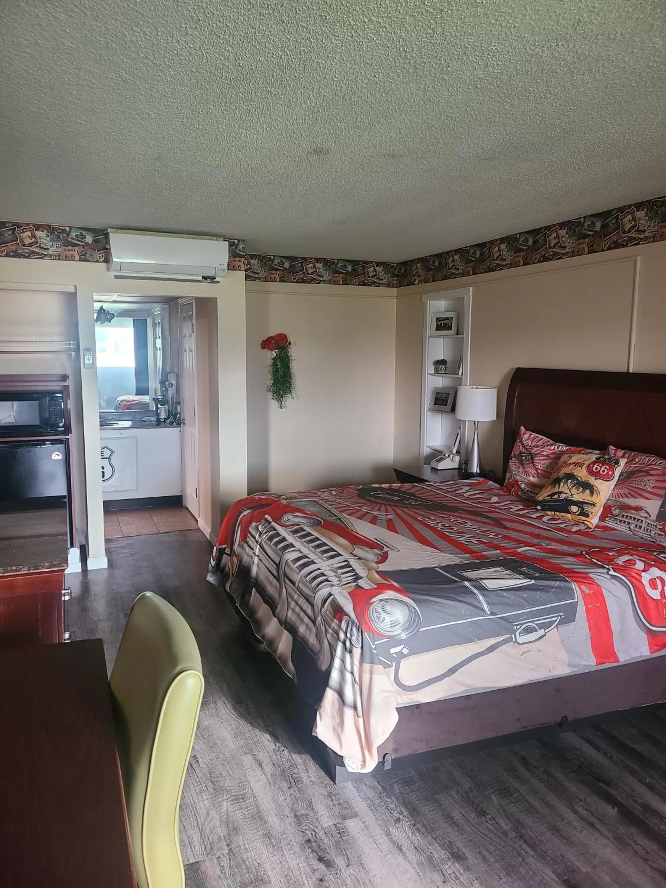 Bed in Route 66 Hotel, Southern View, Illinois