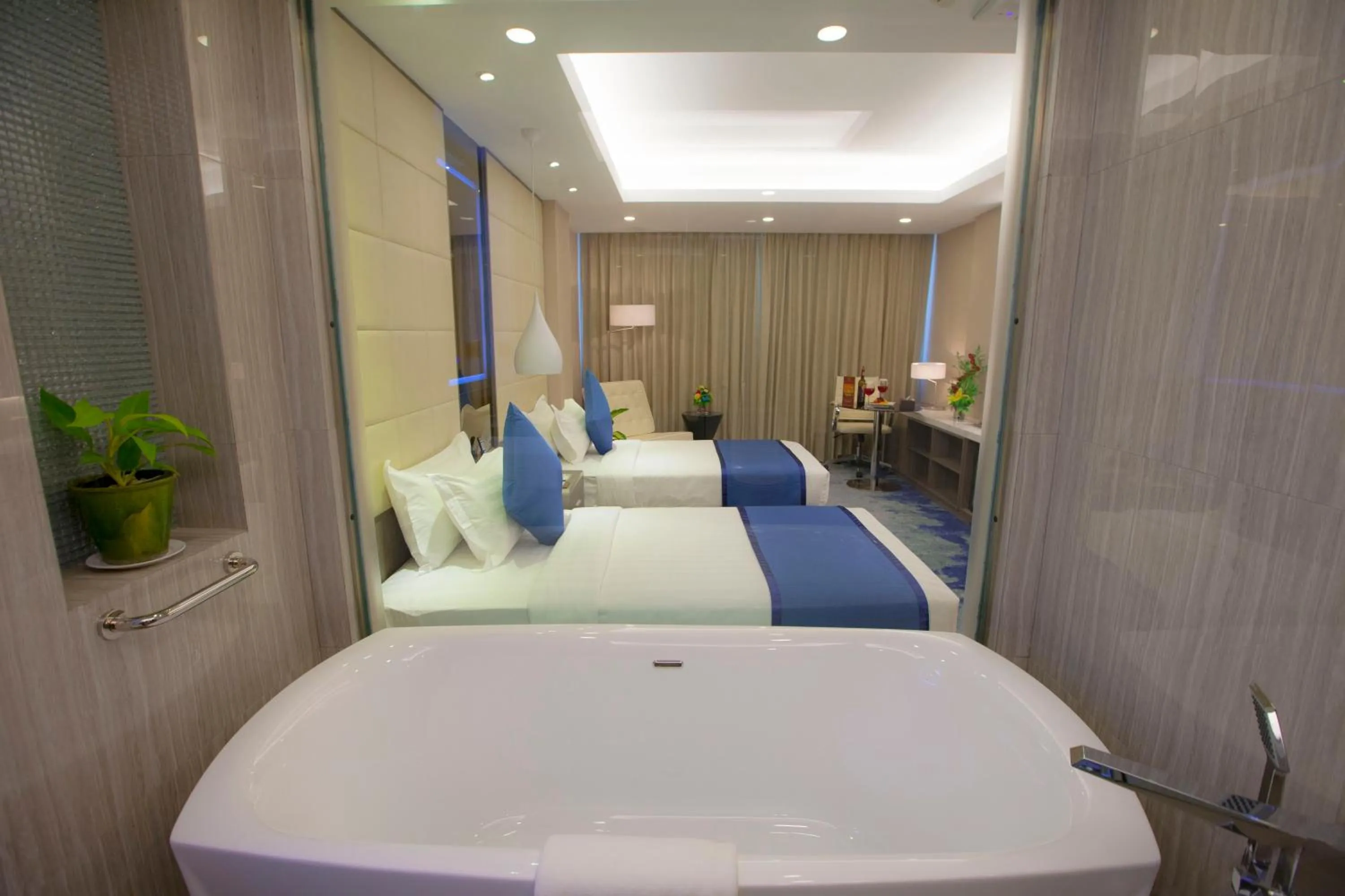 Shower in Grand Palace Hotel