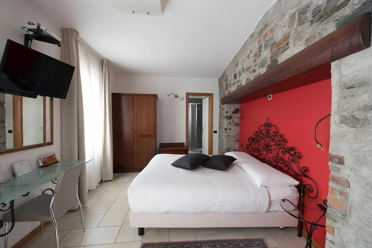 Day, Bed in Hotel Villa Colico