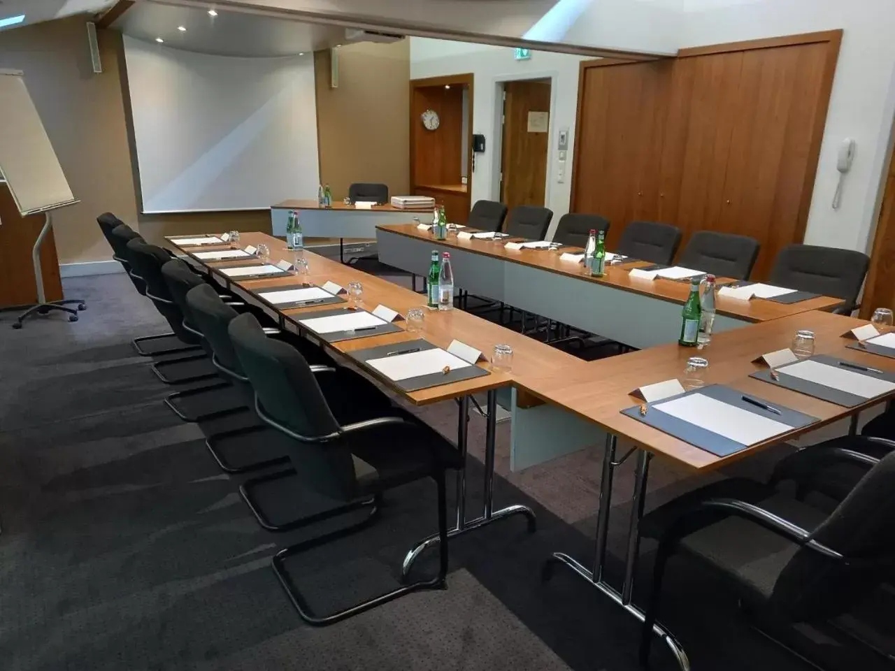 Meeting/conference room in Plaza Hotel Capitole Toulouse - Anciennement-formerly CROWNE PLAZA