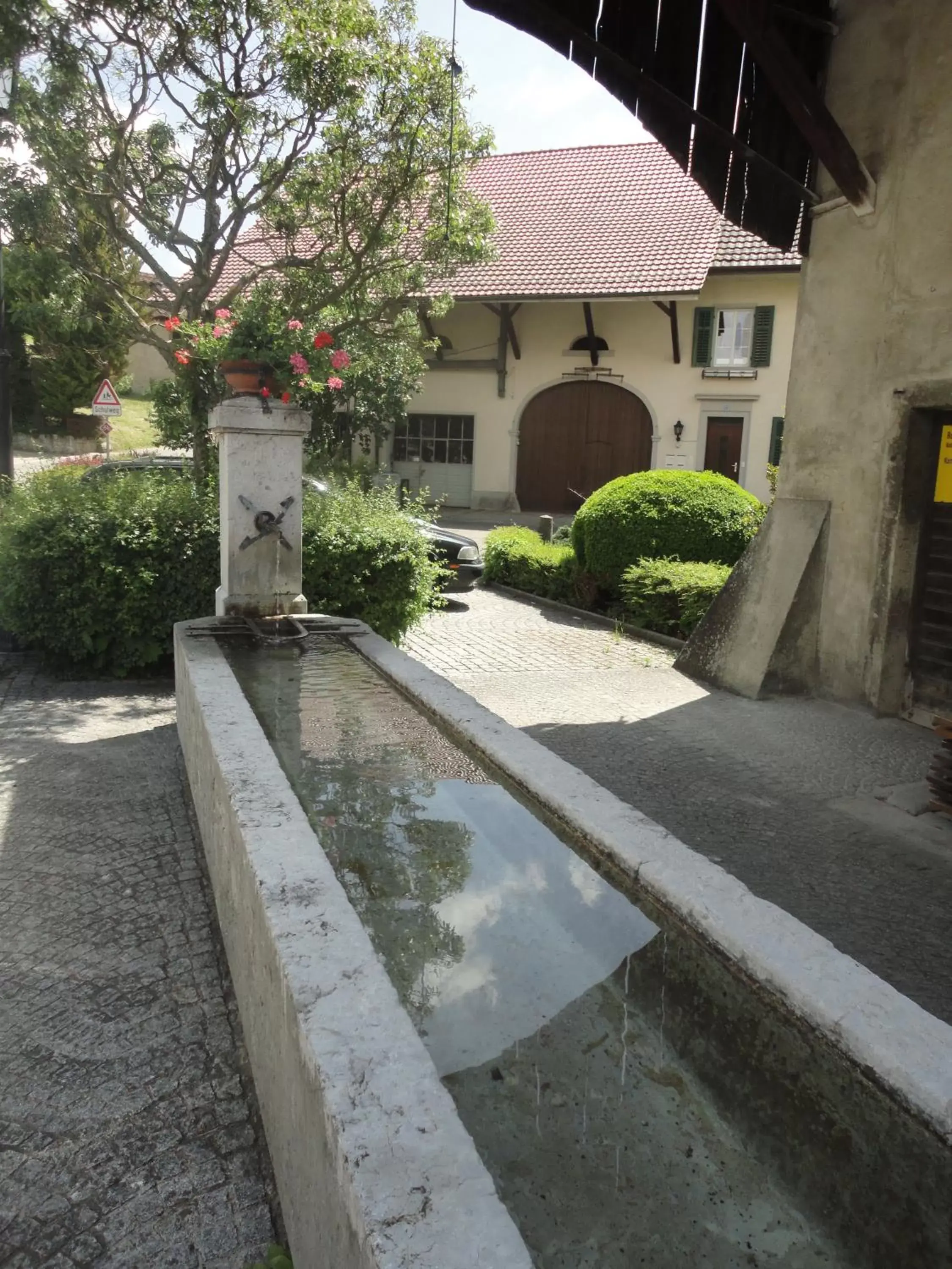 Facade/entrance, Swimming Pool in Hotel Gasthaus Hirschen