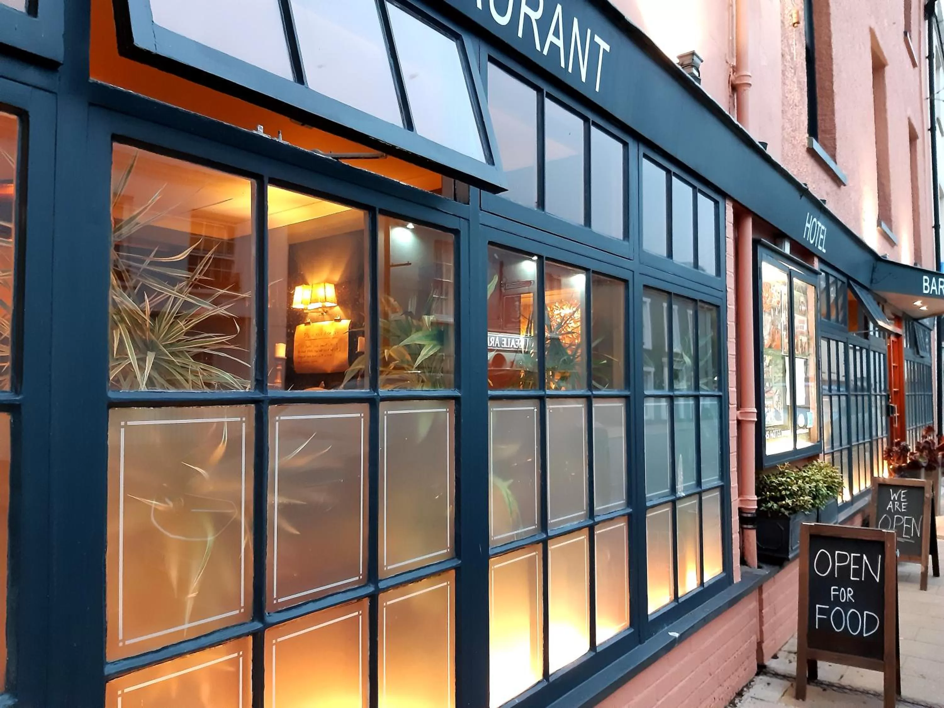 Facade/entrance in Browns Hotel