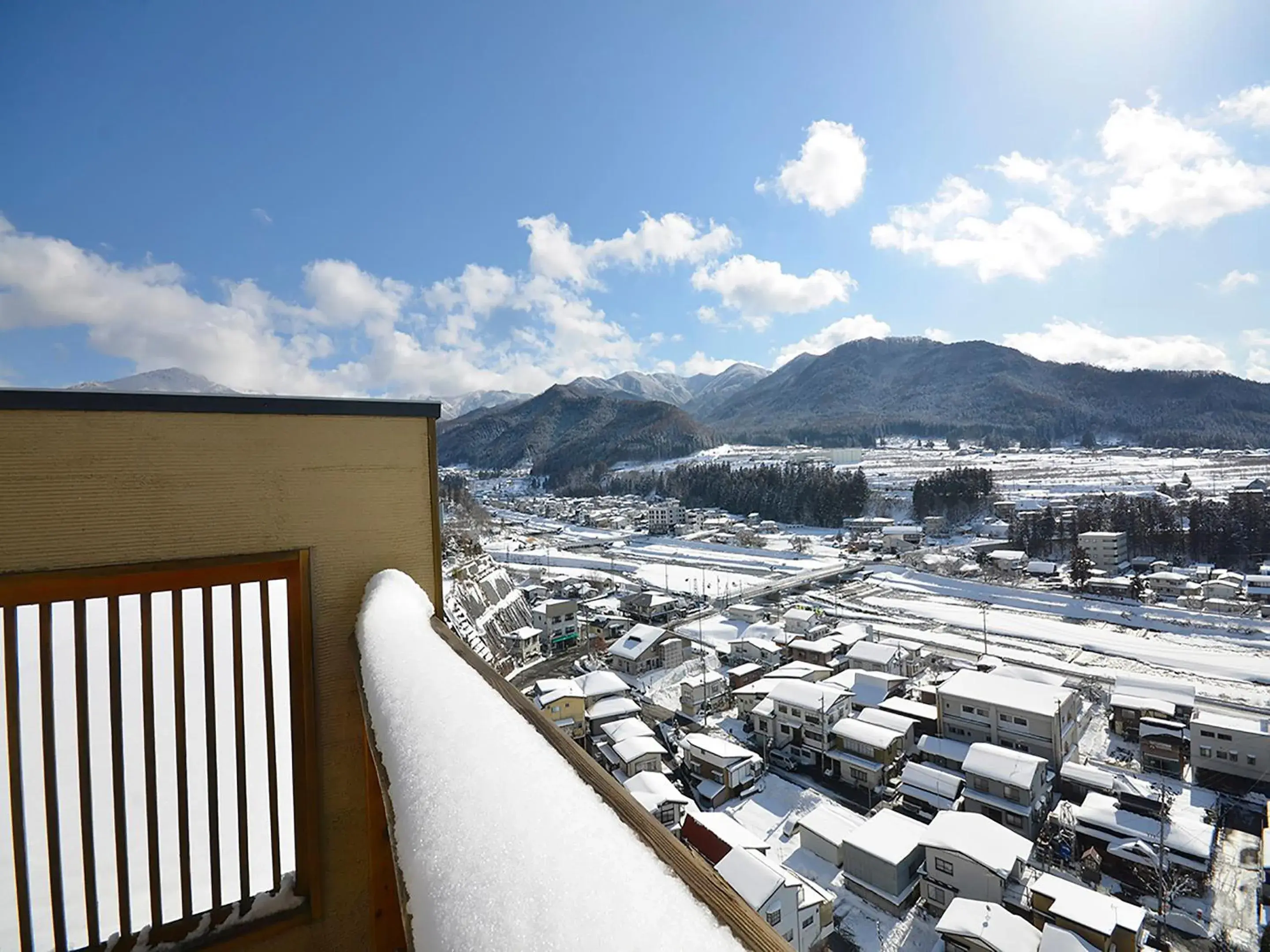Winter, Mountain View in Ryokan Biyunoyado