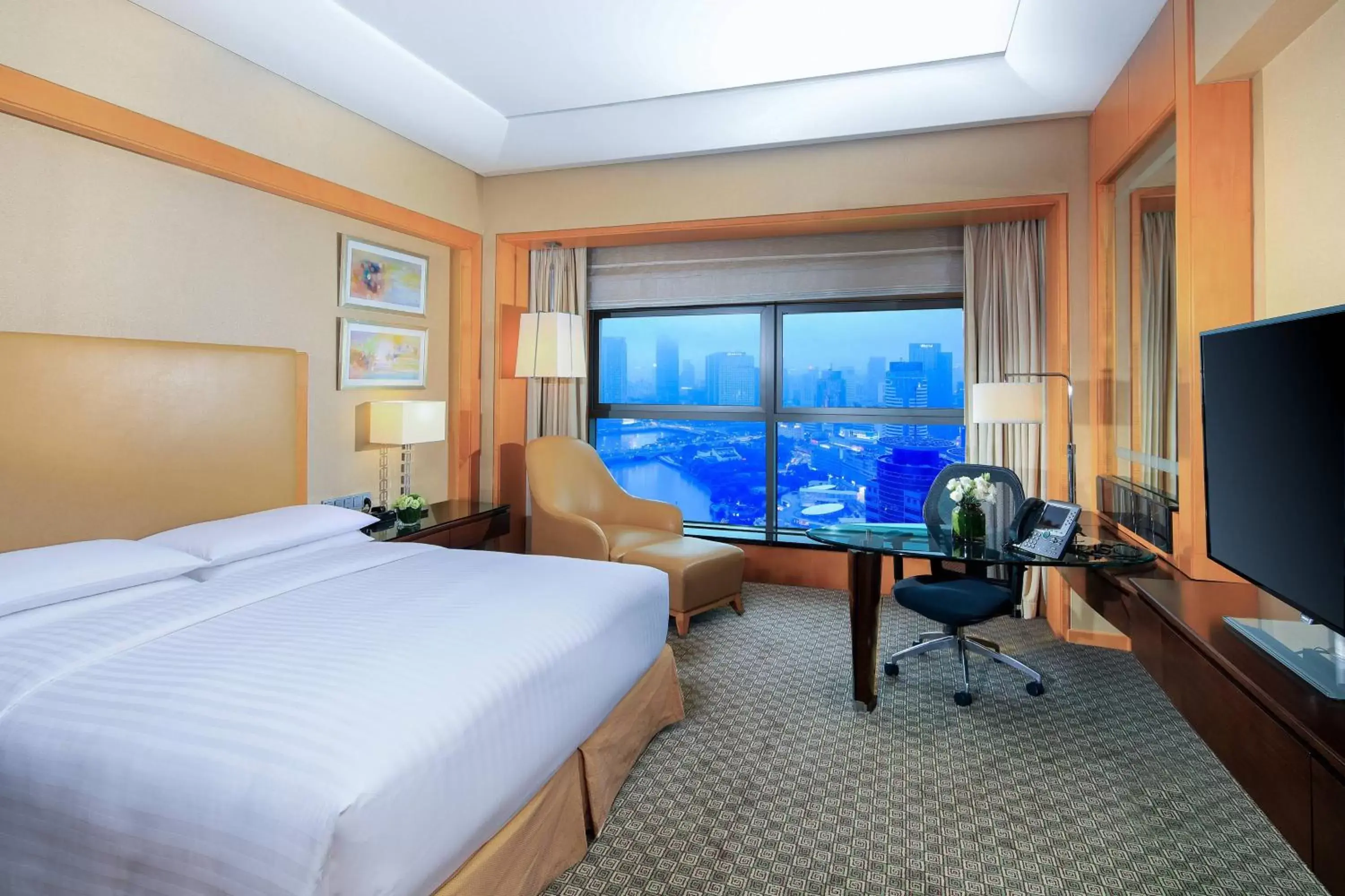 Photo of the whole room in Ningbo Marriott Hotel