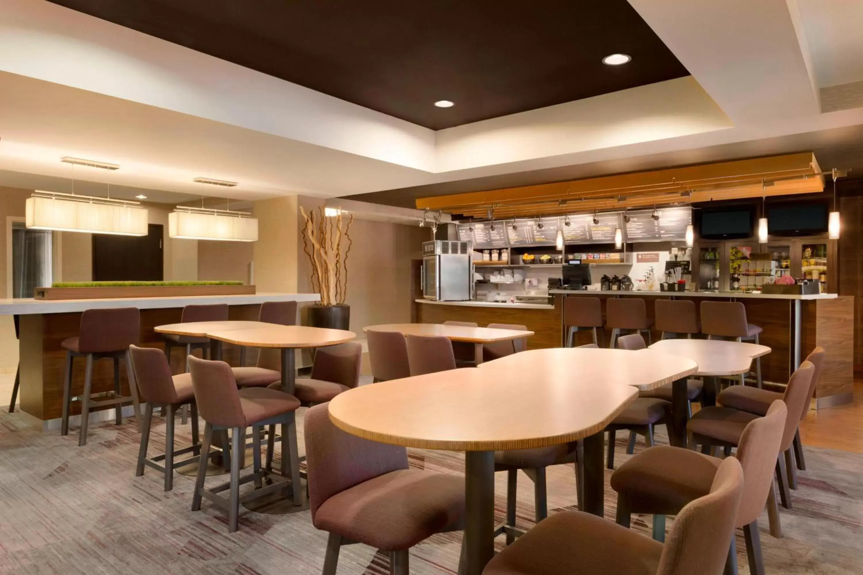Restaurant/places to eat, Lounge/Bar in Courtyard by Marriott Bloomington Normal