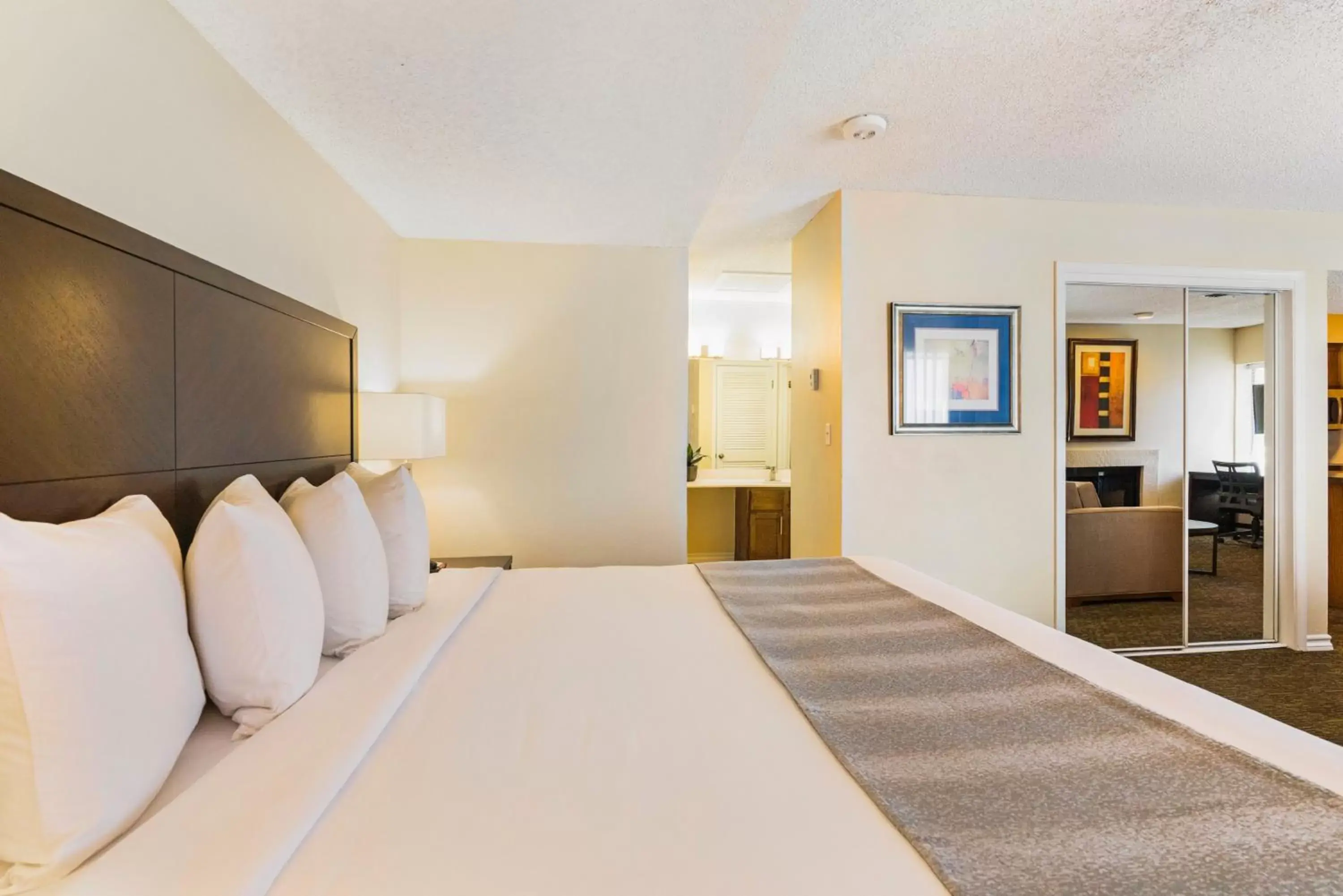 Bedroom, Bed in Chase Suite El Paso