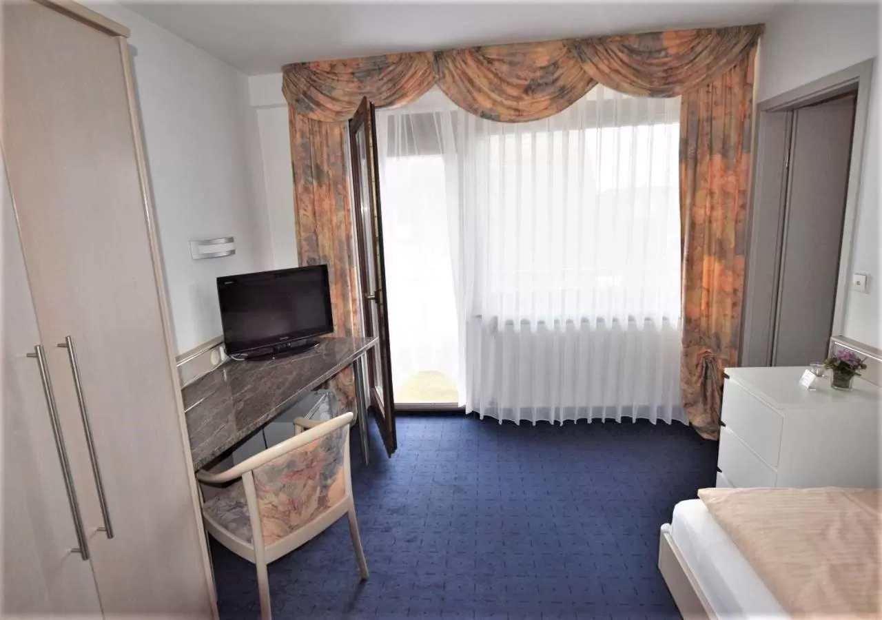 Photo of the whole room in Hotel Alena - Kontaktlos Check-In