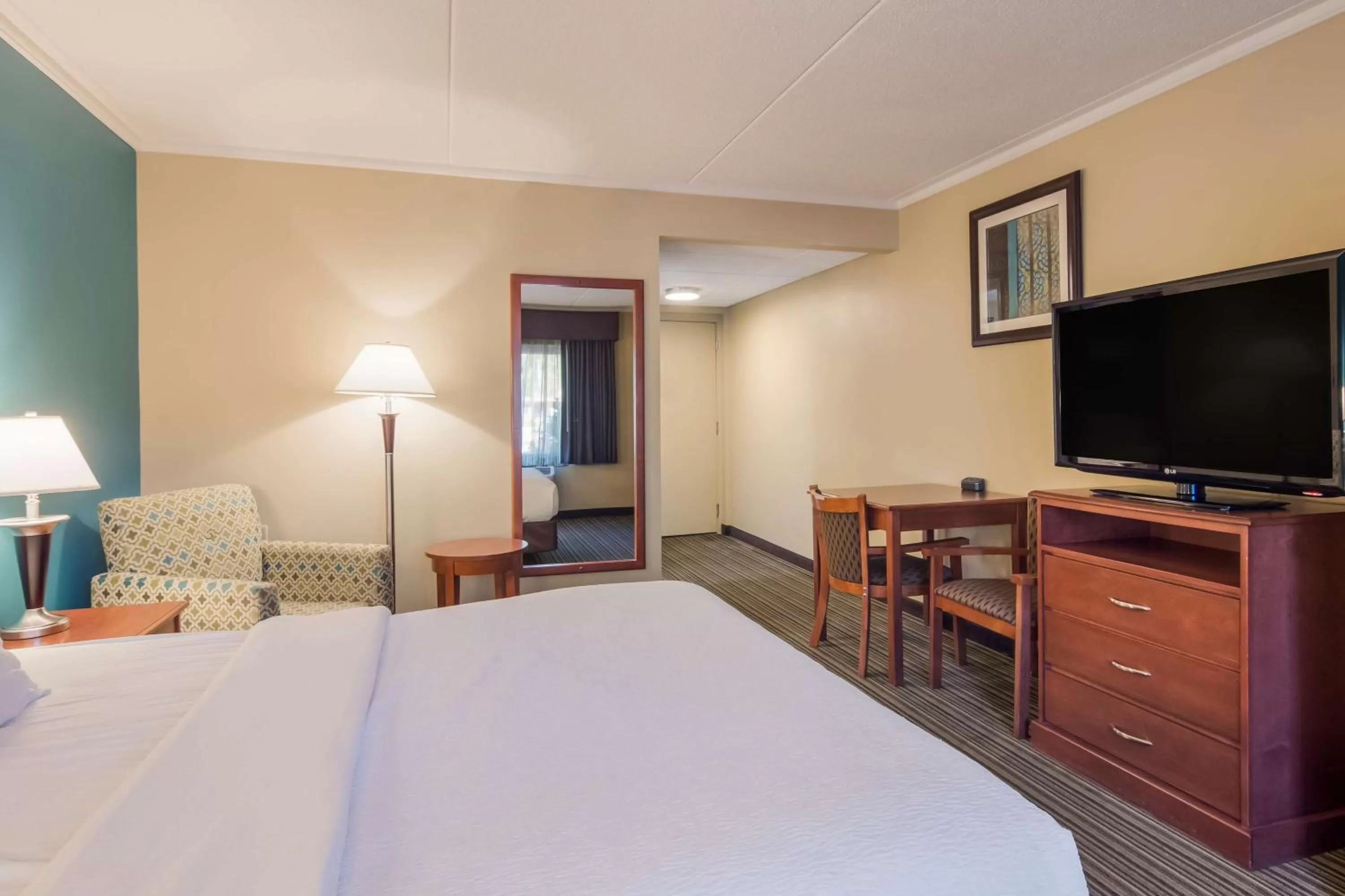 Queen Room with Roll-in Shower in Best Western Plus Traverse City